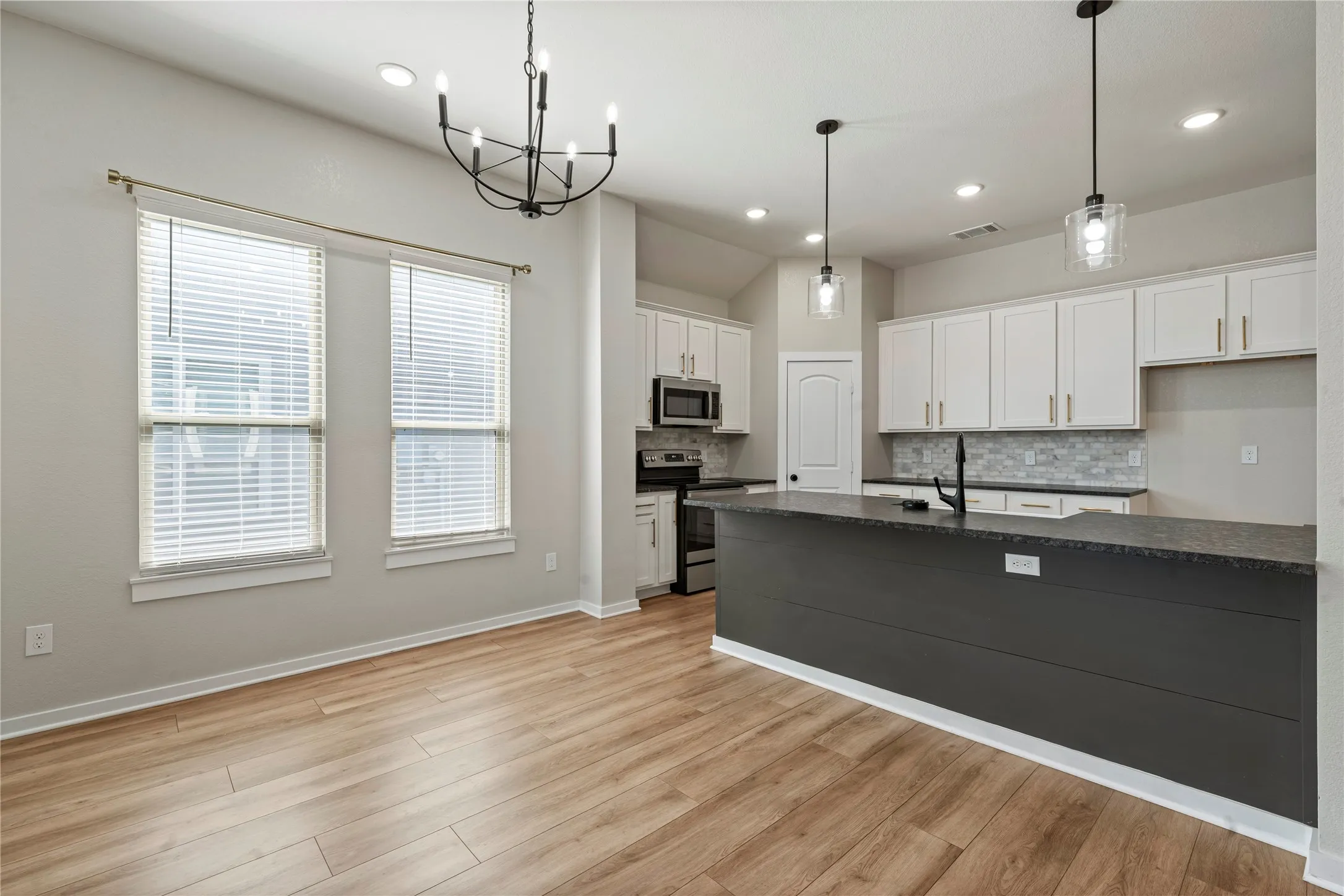Single Family Residence For Sale in Mc Lennan County , 3108 Gilchrist Drive, Waco, Texas 76655, 4 Bedroom, 2 Bathroom, 3 Garage spaces, 1,877 Sqft, built in 2018, mls#21399964, Real Estate Agent in Waco, Homes For Sale in Mc Lennan county, Homes For Sale in Waco, Realtor in Waco Texas, Real Estate Brokerage Independent Realty Texas, Luminita Cordes Realtor