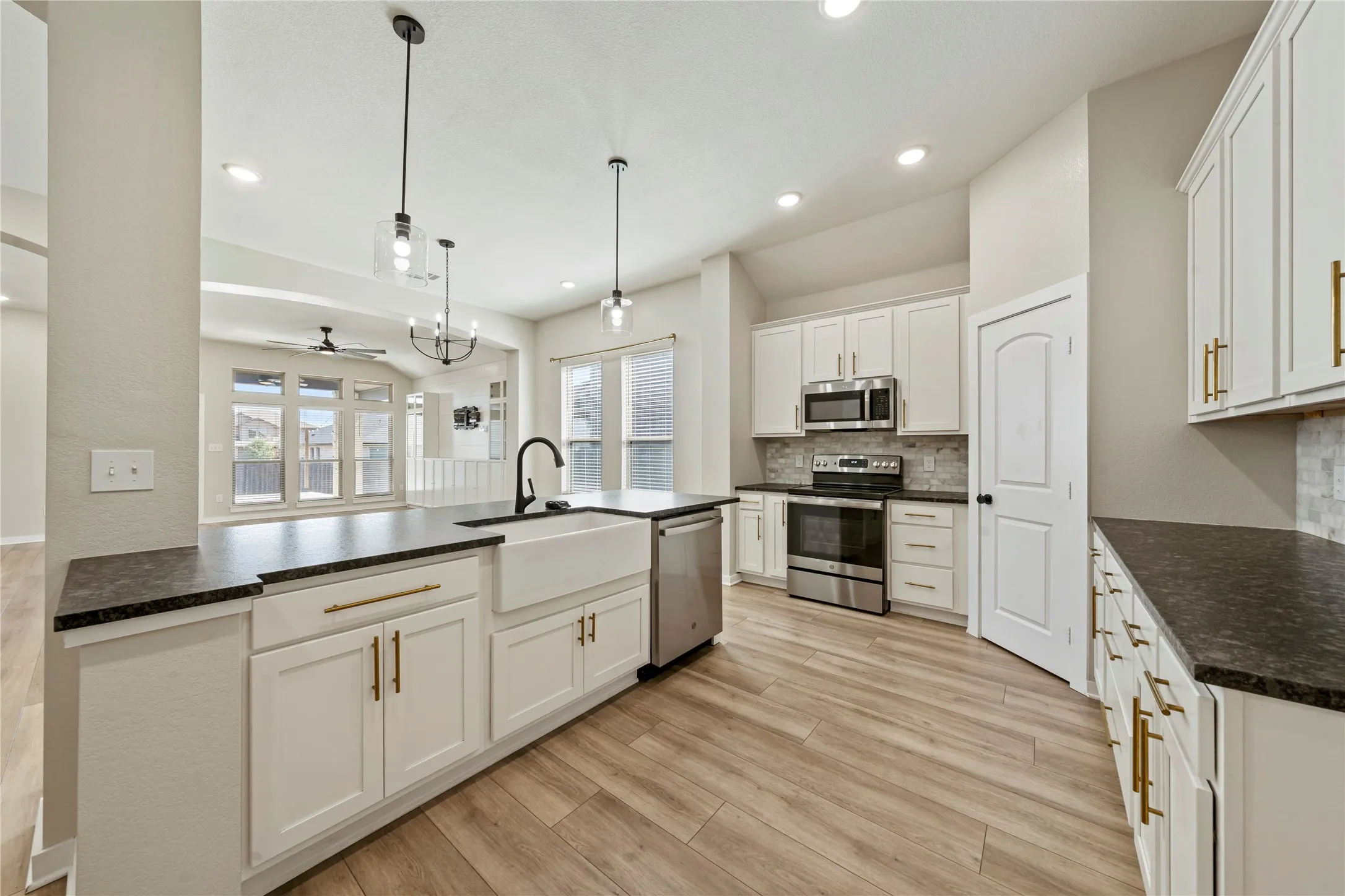 Single Family Residence For Sale in Mc Lennan County , 3108 Gilchrist Drive, Waco, Texas 76655, 4 Bedroom, 2 Bathroom, 3 Garage spaces, 1,877 Sqft, built in 2018, mls#21399964, Real Estate Agent in Waco, Homes For Sale in Mc Lennan county, Homes For Sale in Waco, Realtor in Waco Texas, Real Estate Brokerage Independent Realty Texas, Luminita Cordes Realtor