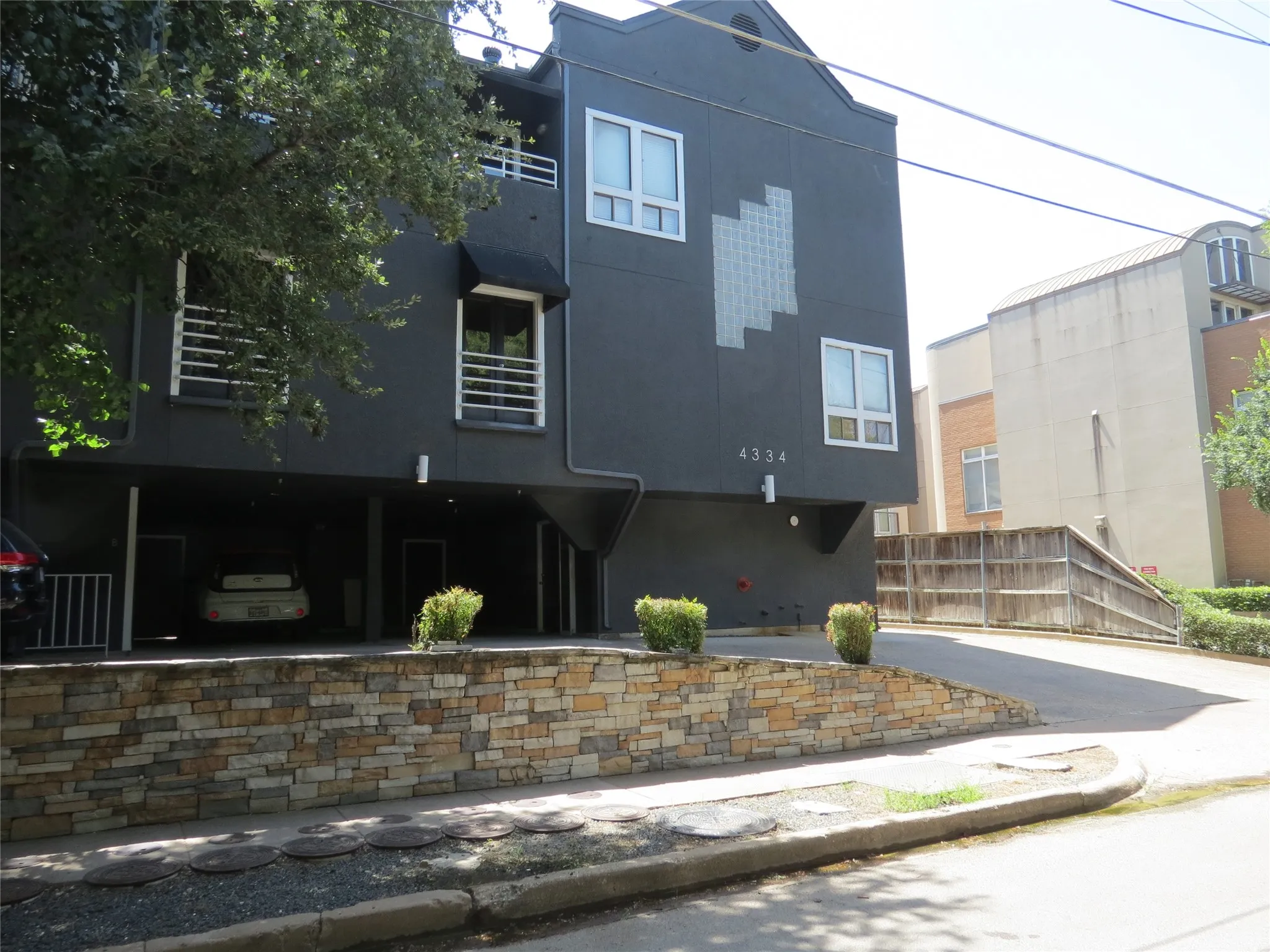 Condominium For Rent