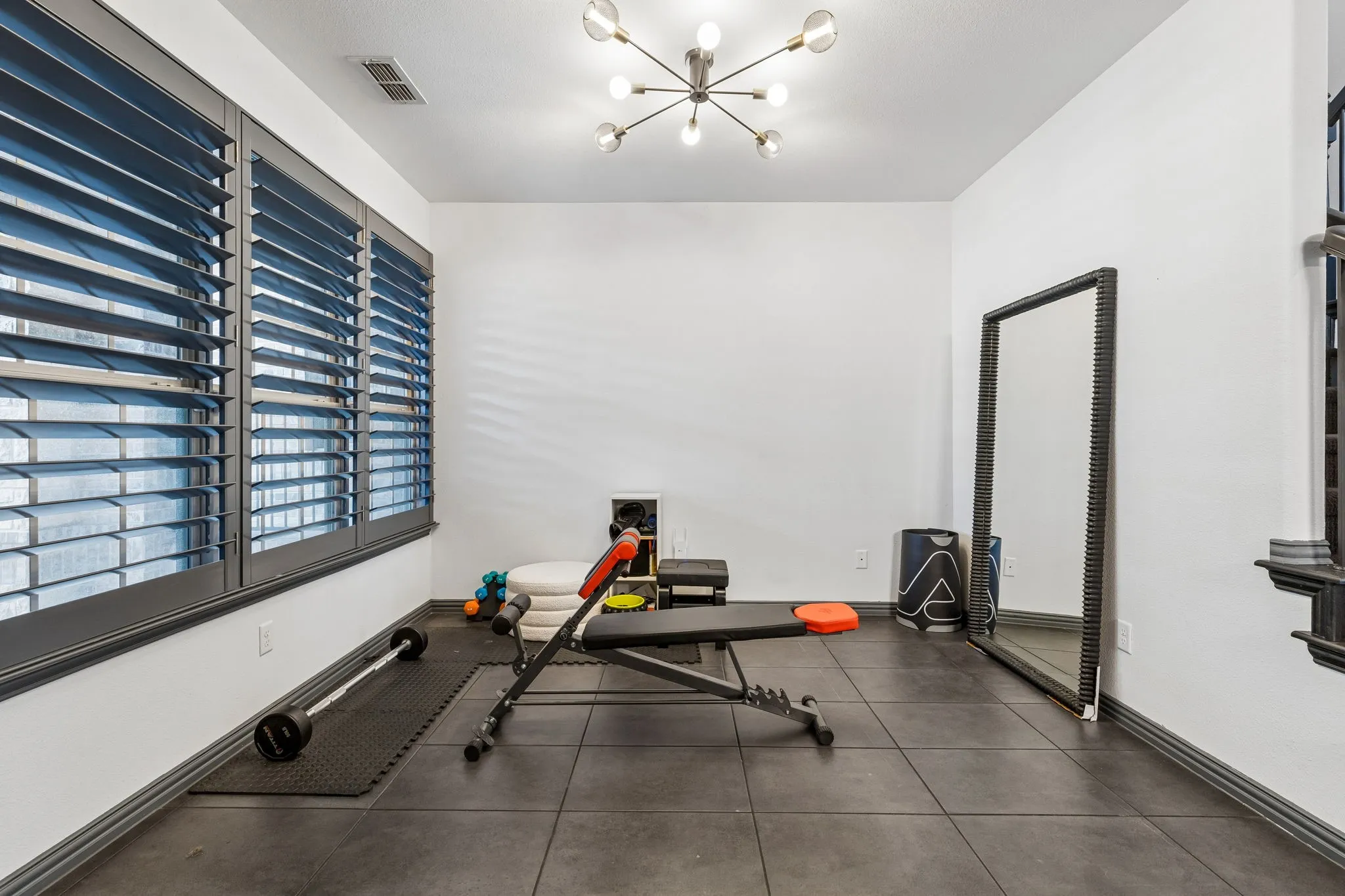 Townhouse For Sale in Dallas County , 6112 Black Swan Circle, Garland, Texas 75044, 2 Bedroom, 3 Bathroom, 3 Garage spaces, 2,139 Sqft, built in 2013, mls#21409464, Real Estate Agent in Garland, Homes For Sale in Dallas county, Homes For Sale in Garland, Realtor in Garland Texas, Real Estate Brokerage Independent Realty Texas, Luminita Cordes Realtor