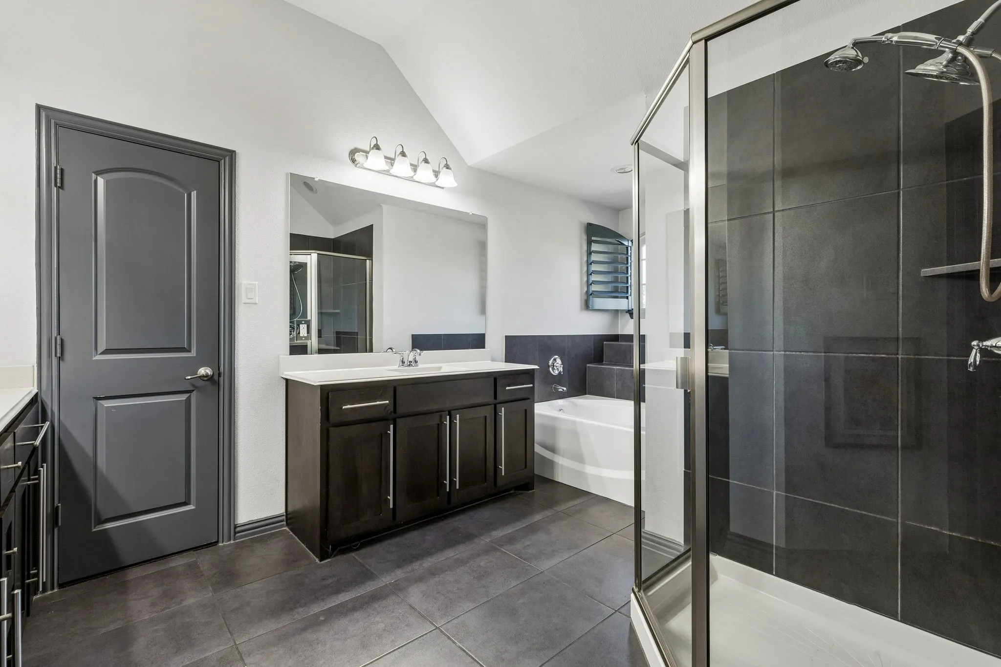 Townhouse For Sale in Dallas County , 6112 Black Swan Circle, Garland, Texas 75044, 2 Bedroom, 3 Bathroom, 3 Garage spaces, 2,139 Sqft, built in 2013, mls#21409464, Real Estate Agent in Garland, Homes For Sale in Dallas county, Homes For Sale in Garland, Realtor in Garland Texas, Real Estate Brokerage Independent Realty Texas, Luminita Cordes Realtor