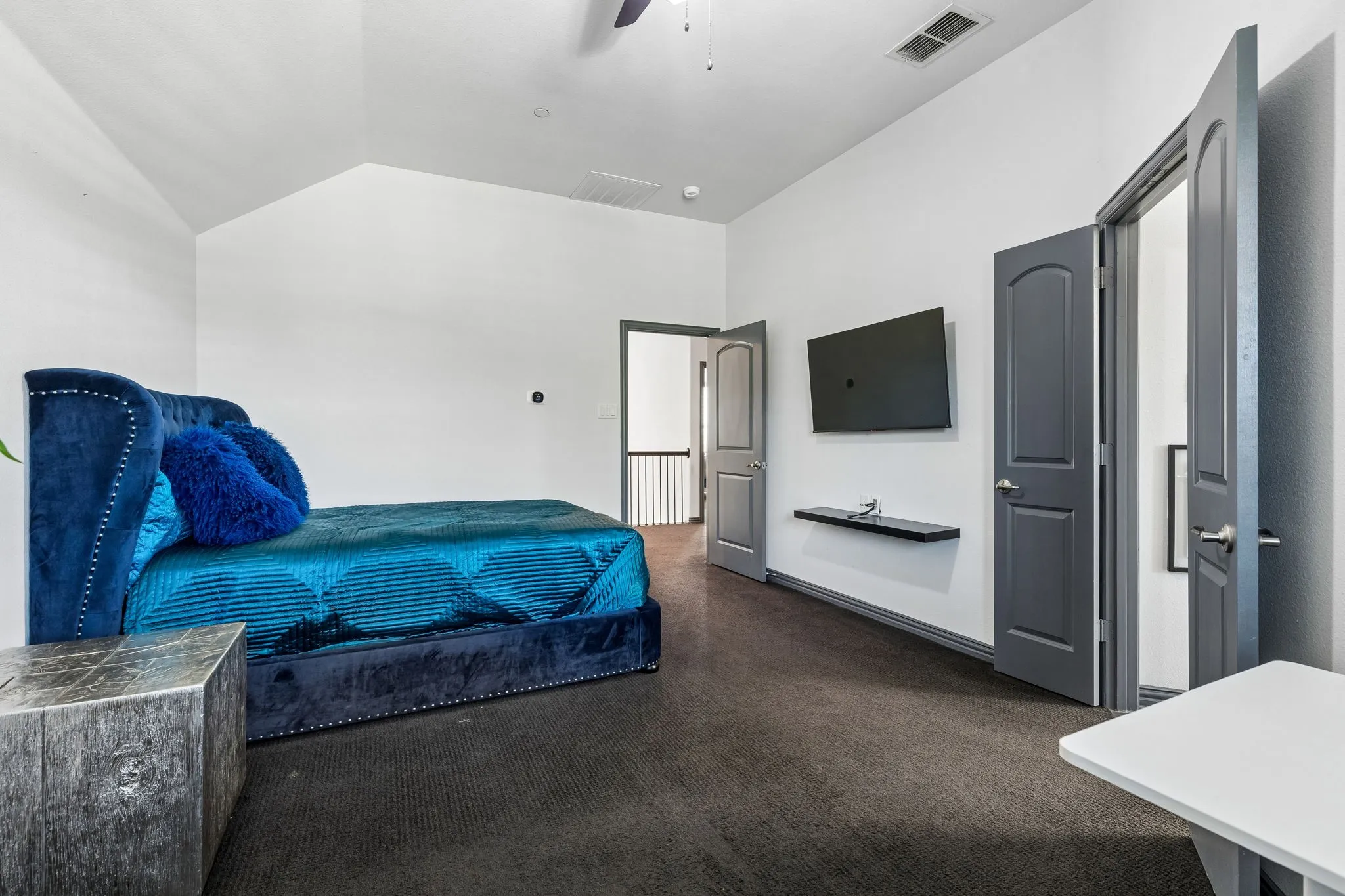Townhouse For Sale in Dallas County , 6112 Black Swan Circle, Garland, Texas 75044, 2 Bedroom, 3 Bathroom, 3 Garage spaces, 2,139 Sqft, built in 2013, mls#21409464, Real Estate Agent in Garland, Homes For Sale in Dallas county, Homes For Sale in Garland, Realtor in Garland Texas, Real Estate Brokerage Independent Realty Texas, Luminita Cordes Realtor