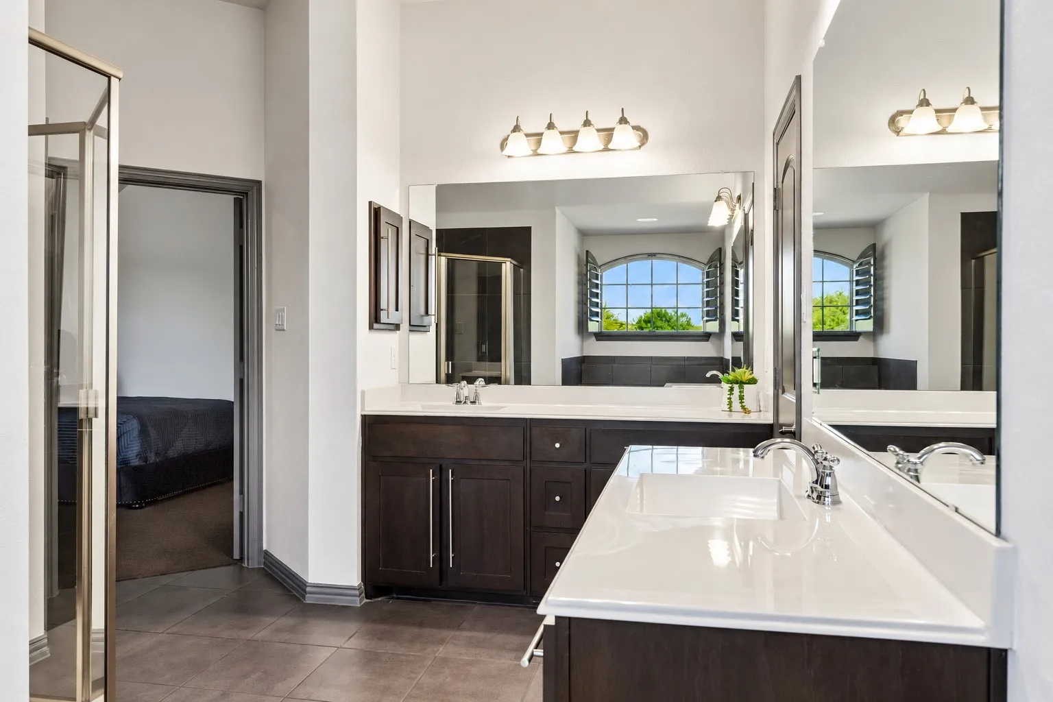 Townhouse For Sale in Dallas County , 6112 Black Swan Circle, Garland, Texas 75044, 2 Bedroom, 3 Bathroom, 3 Garage spaces, 2,139 Sqft, built in 2013, mls#21409464, Real Estate Agent in Garland, Homes For Sale in Dallas county, Homes For Sale in Garland, Realtor in Garland Texas, Real Estate Brokerage Independent Realty Texas, Luminita Cordes Realtor