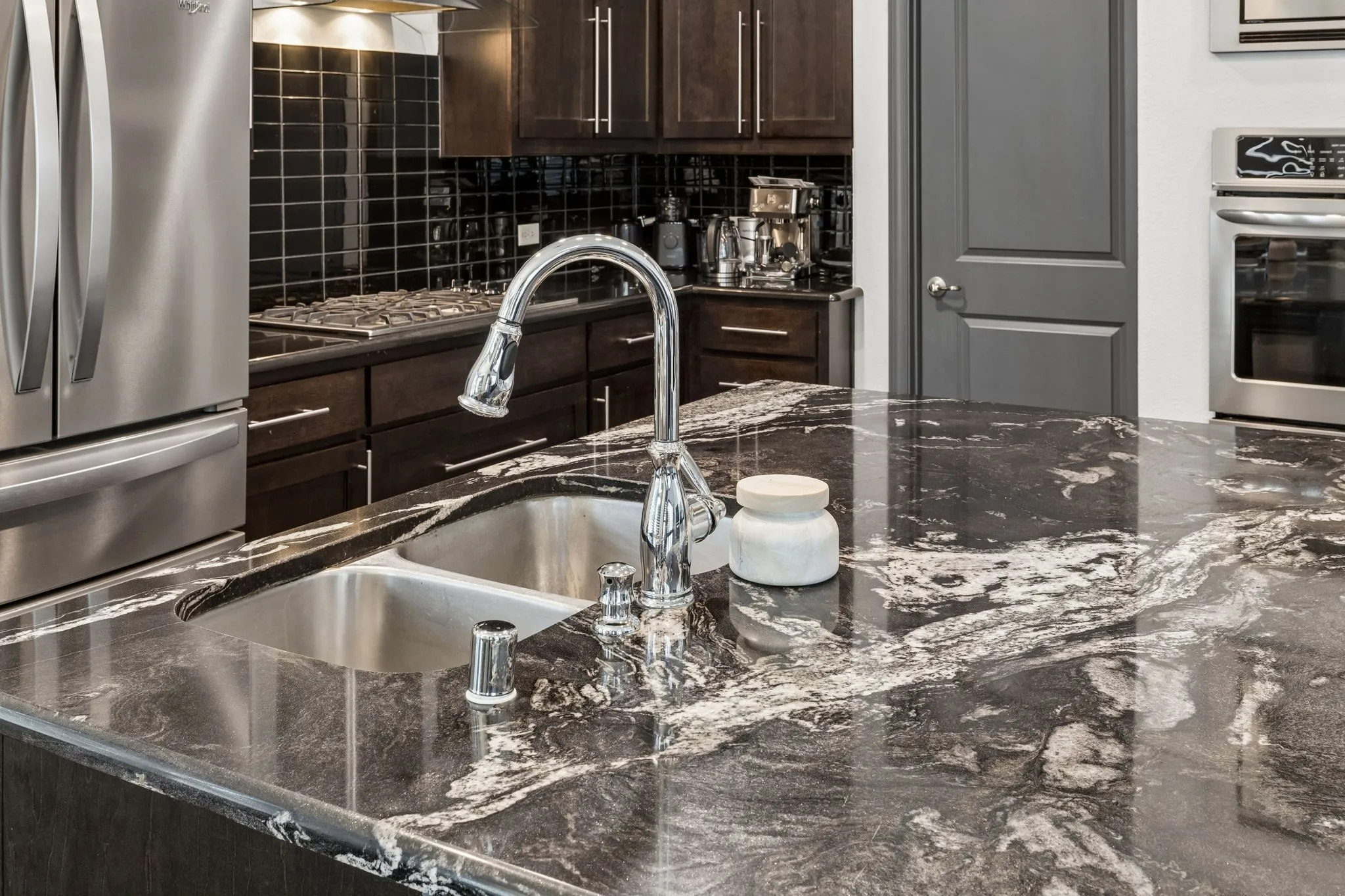 Townhouse For Sale in Dallas County , 6112 Black Swan Circle, Garland, Texas 75044, 2 Bedroom, 3 Bathroom, 3 Garage spaces, 2,139 Sqft, built in 2013, mls#21409464, Real Estate Agent in Garland, Homes For Sale in Dallas county, Homes For Sale in Garland, Realtor in Garland Texas, Real Estate Brokerage Independent Realty Texas, Luminita Cordes Realtor