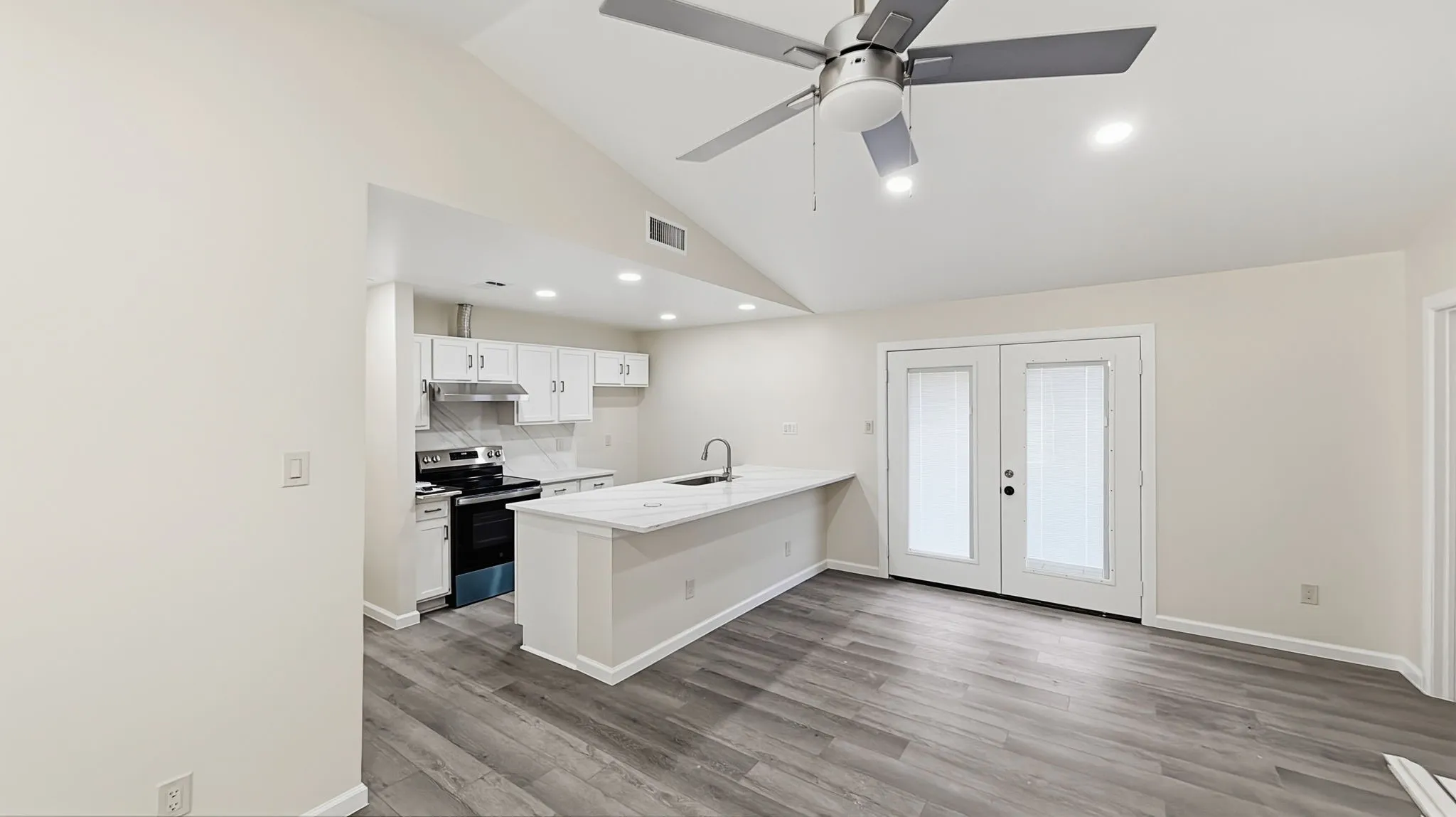 Single Family Residence For Rent in Dallas County , 920 Carom Way, Dallas, Texas 75217, 3 Bedroom, 1 Bathroom, Garage spaces, 1,174 Sqft, built in 1984, mls#21408759, Real Estate Agent in Dallas, Homes For Rent in Dallas county, Homes For Rent in Dallas, Realtor in Dallas Texas, Real Estate Brokerage Independent Realty Texas, Luminita Cordes Realtor