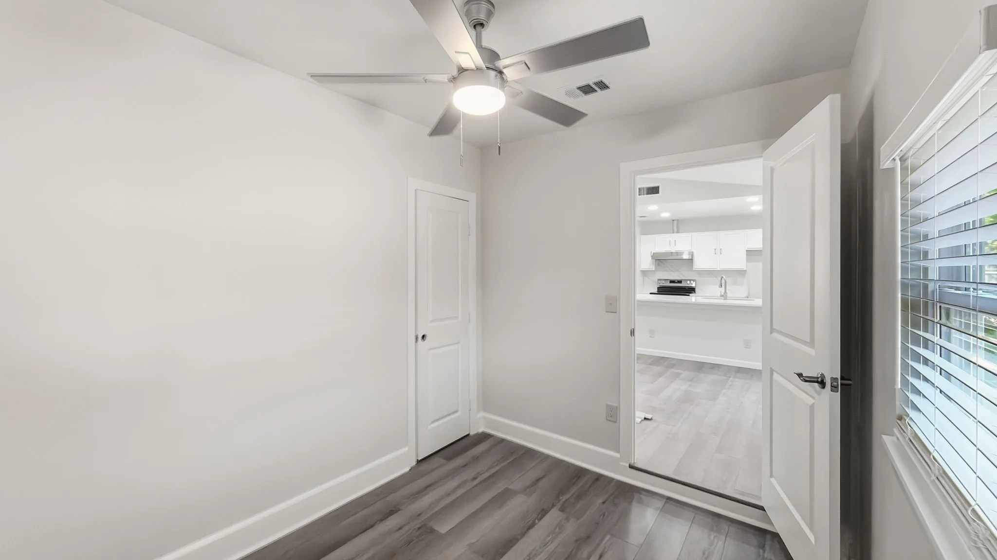 Single Family Residence For Rent in Dallas County , 920 Carom Way, Dallas, Texas 75217, 3 Bedroom, 1 Bathroom, Garage spaces, 1,174 Sqft, built in 1984, mls#21408759, Real Estate Agent in Dallas, Homes For Rent in Dallas county, Homes For Rent in Dallas, Realtor in Dallas Texas, Real Estate Brokerage Independent Realty Texas, Luminita Cordes Realtor