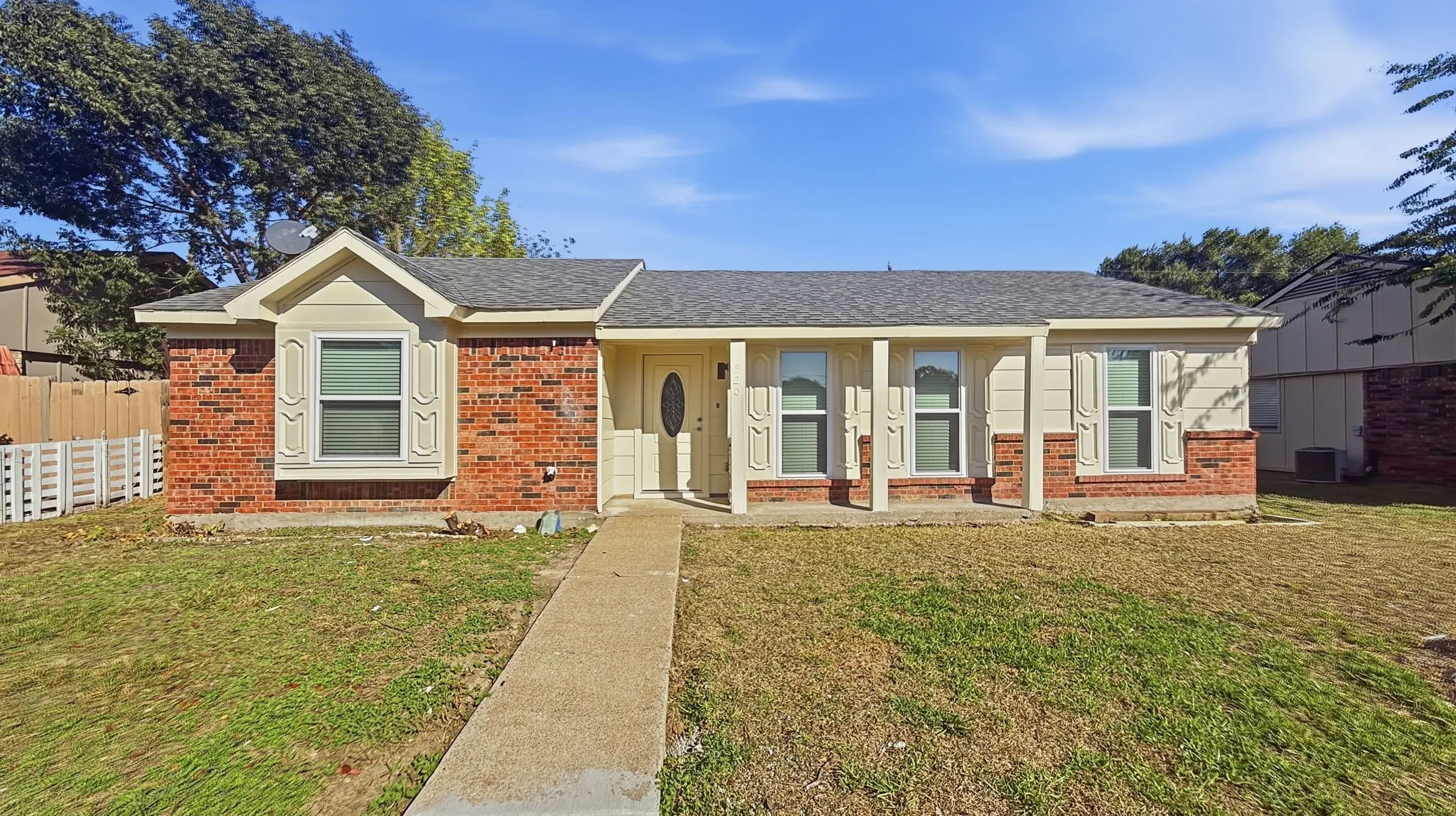 Single Family Residence For Rent in Dallas County , 920 Carom Way, Dallas, Texas 75217, 3 Bedroom, 1 Bathroom, Garage spaces, 1,174 Sqft, built in 1984, mls#21408759, Real Estate Agent in Dallas, Homes For Rent in Dallas county, Homes For Rent in Dallas, Realtor in Dallas Texas, Real Estate Brokerage Independent Realty Texas, Luminita Cordes Realtor