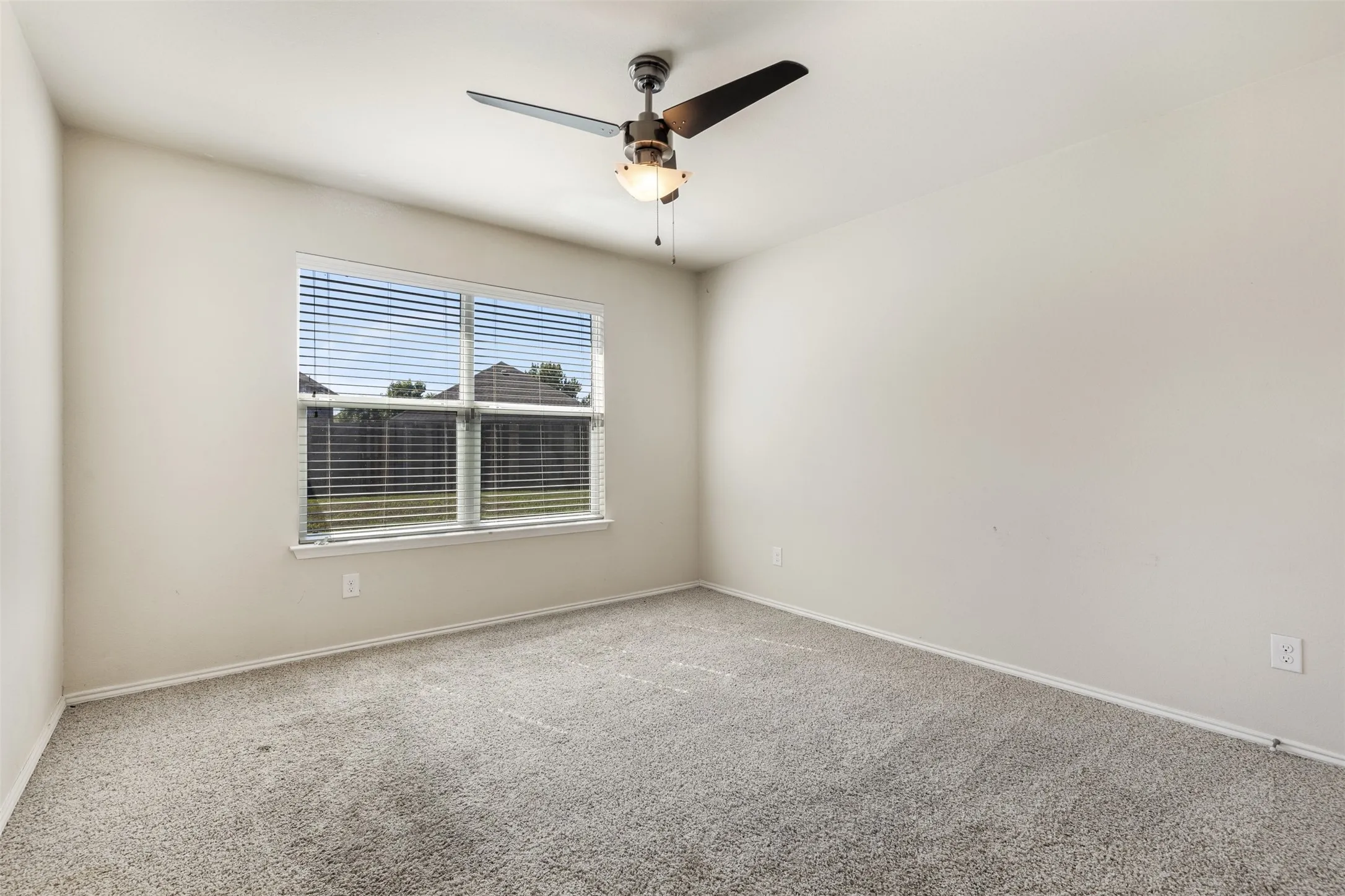 Single Family Residence For Sale in Grayson County , 602 Seasons W, Sherman, Texas 75092, 4 Bedroom, 2 Bathroom, 3 Garage spaces, 1,931 Sqft, built in 2013, mls#21400105, Real Estate Agent in Sherman, Homes For Sale in Grayson county, Homes For Sale in Sherman, Realtor in Sherman Texas, Real Estate Brokerage Independent Realty Texas, Luminita Cordes Realtor