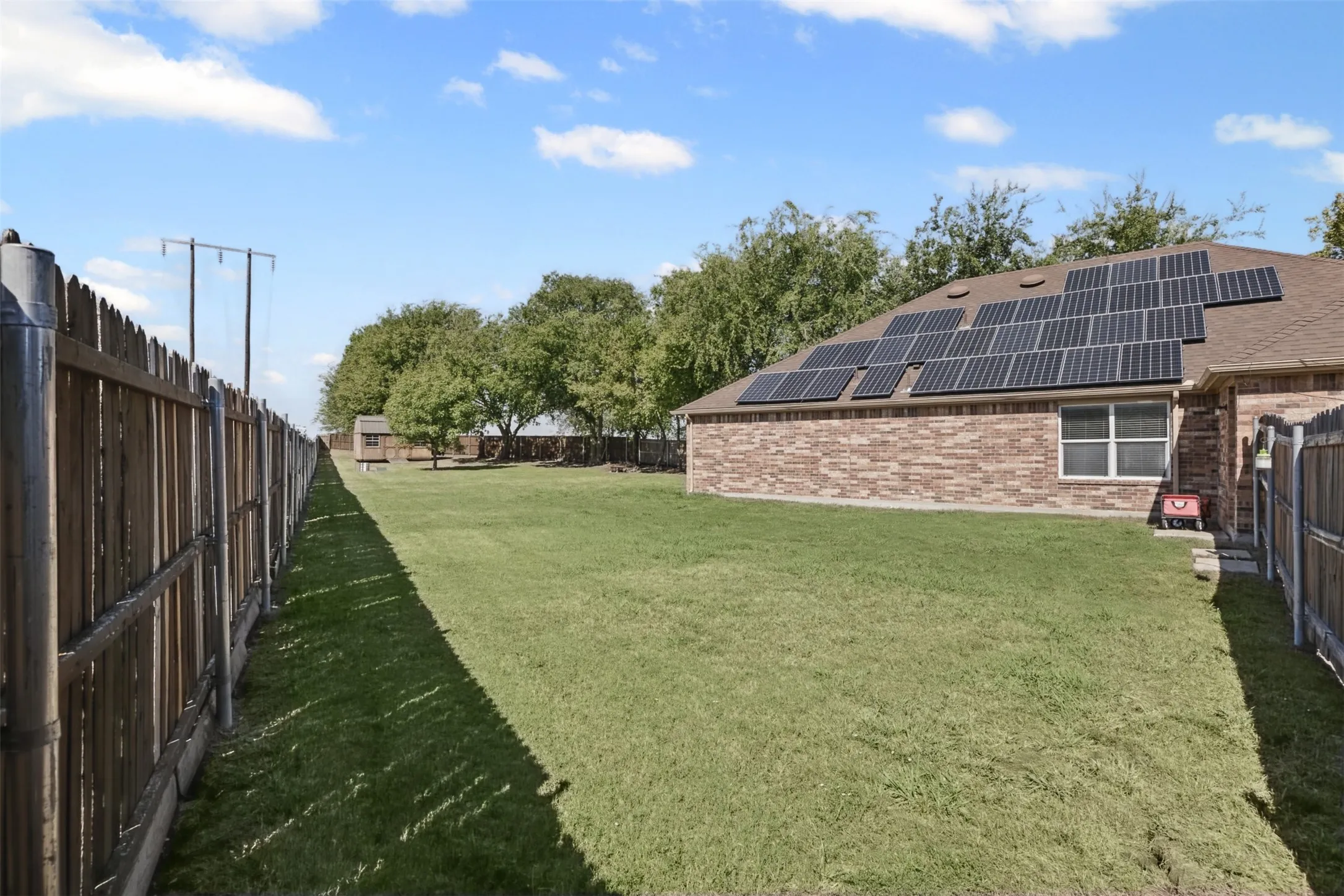 Single Family Residence For Sale in Grayson County , 602 Seasons W, Sherman, Texas 75092, 4 Bedroom, 2 Bathroom, 3 Garage spaces, 1,931 Sqft, built in 2013, mls#21400105, Real Estate Agent in Sherman, Homes For Sale in Grayson county, Homes For Sale in Sherman, Realtor in Sherman Texas, Real Estate Brokerage Independent Realty Texas, Luminita Cordes Realtor
