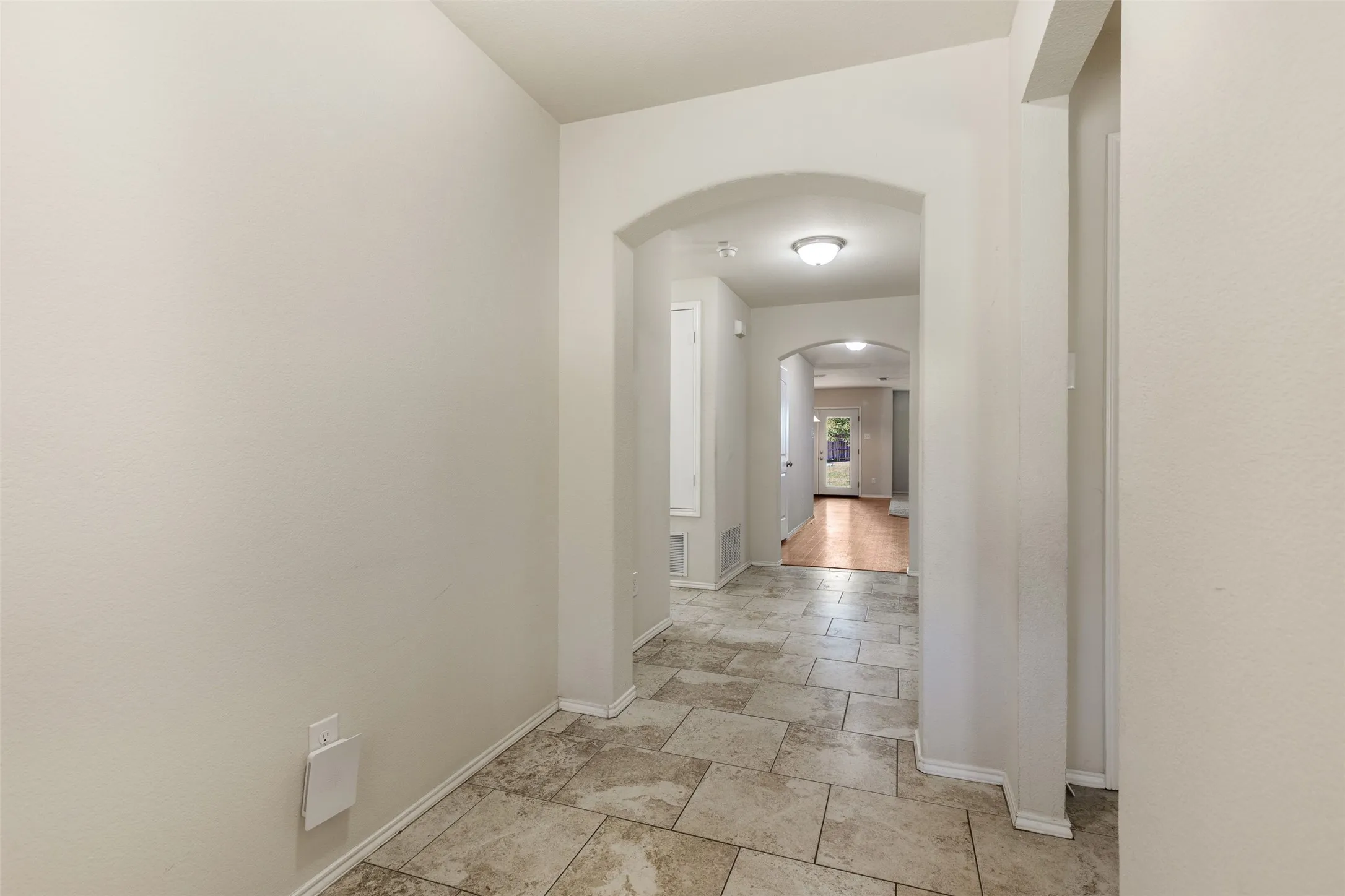 Single Family Residence For Sale in Grayson County , 602 Seasons W, Sherman, Texas 75092, 4 Bedroom, 2 Bathroom, 3 Garage spaces, 1,931 Sqft, built in 2013, mls#21400105, Real Estate Agent in Sherman, Homes For Sale in Grayson county, Homes For Sale in Sherman, Realtor in Sherman Texas, Real Estate Brokerage Independent Realty Texas, Luminita Cordes Realtor
