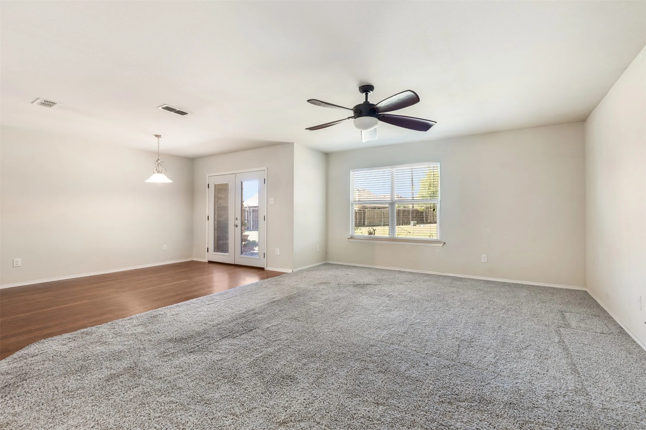 Single Family Residence For Sale in Grayson County , 602 Seasons W, Sherman, Texas 75092, 4 Bedroom, 2 Bathroom, 3 Garage spaces, 1,931 Sqft, built in 2013, mls#21400105, Real Estate Agent in Sherman, Homes For Sale in Grayson county, Homes For Sale in Sherman, Realtor in Sherman Texas, Real Estate Brokerage Independent Realty Texas, Luminita Cordes Realtor