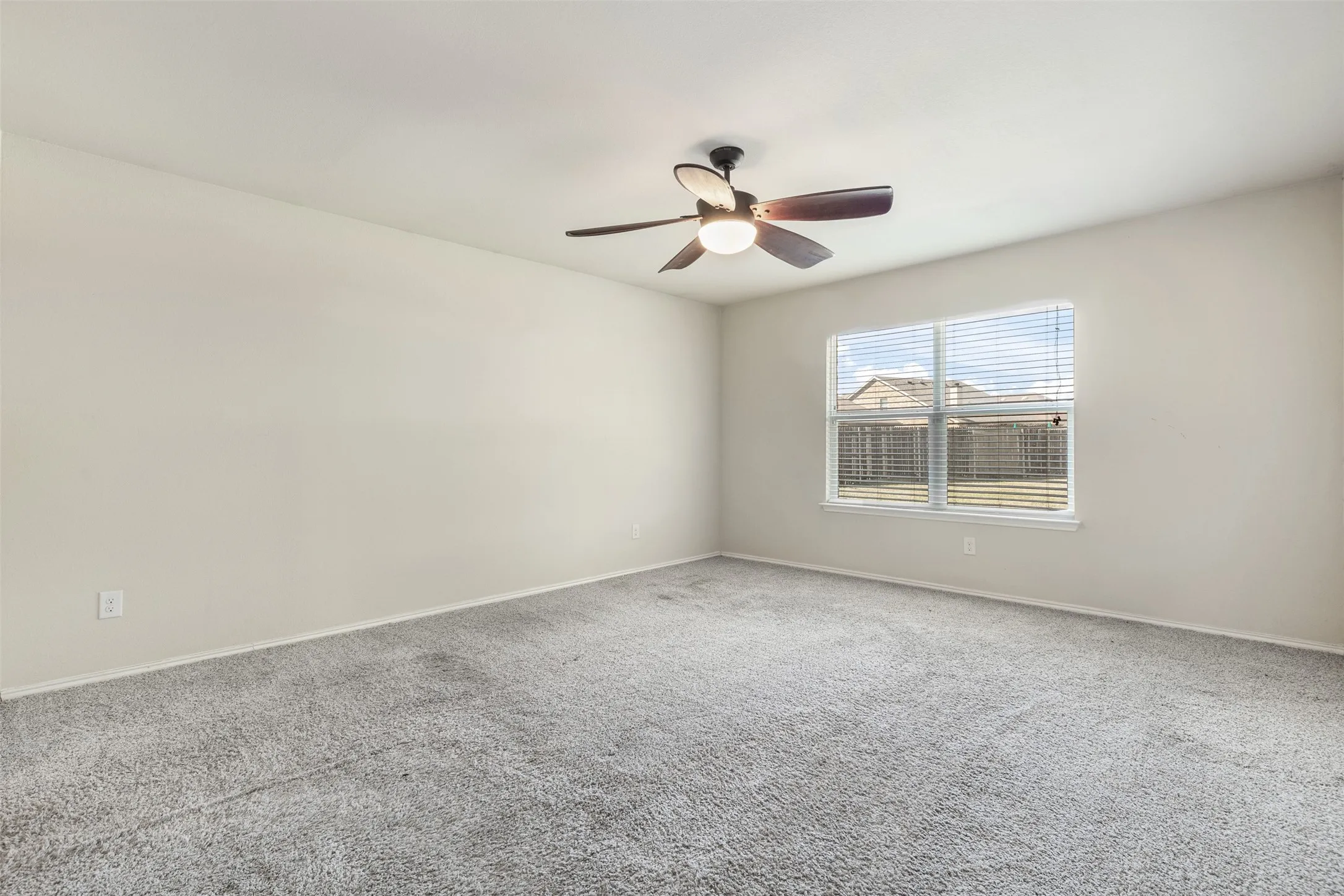 Single Family Residence For Sale in Grayson County , 602 Seasons W, Sherman, Texas 75092, 4 Bedroom, 2 Bathroom, 3 Garage spaces, 1,931 Sqft, built in 2013, mls#21400105, Real Estate Agent in Sherman, Homes For Sale in Grayson county, Homes For Sale in Sherman, Realtor in Sherman Texas, Real Estate Brokerage Independent Realty Texas, Luminita Cordes Realtor