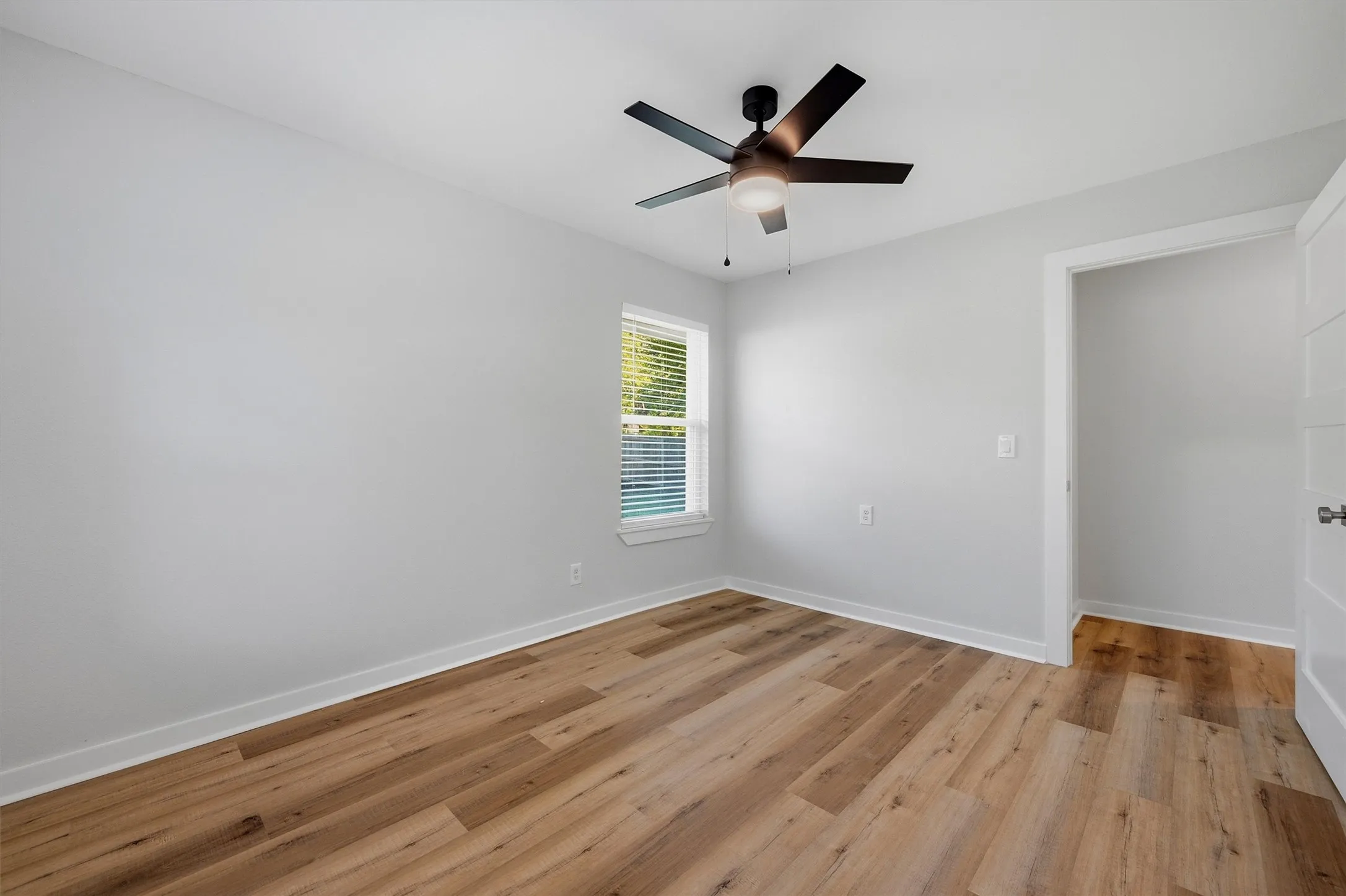 Single Family Residence For Rent in Grayson County , 703 E Sears Street, Denison, Texas 75021, 2 Bedroom, 1 Bathroom, Garage spaces, 1,040 Sqft, built in 1981, mls#21408864, Real Estate Agent in Denison, Homes For Rent in Grayson county, Homes For Rent in Denison, Realtor in Denison Texas, Real Estate Brokerage Independent Realty Texas, Luminita Cordes Realtor