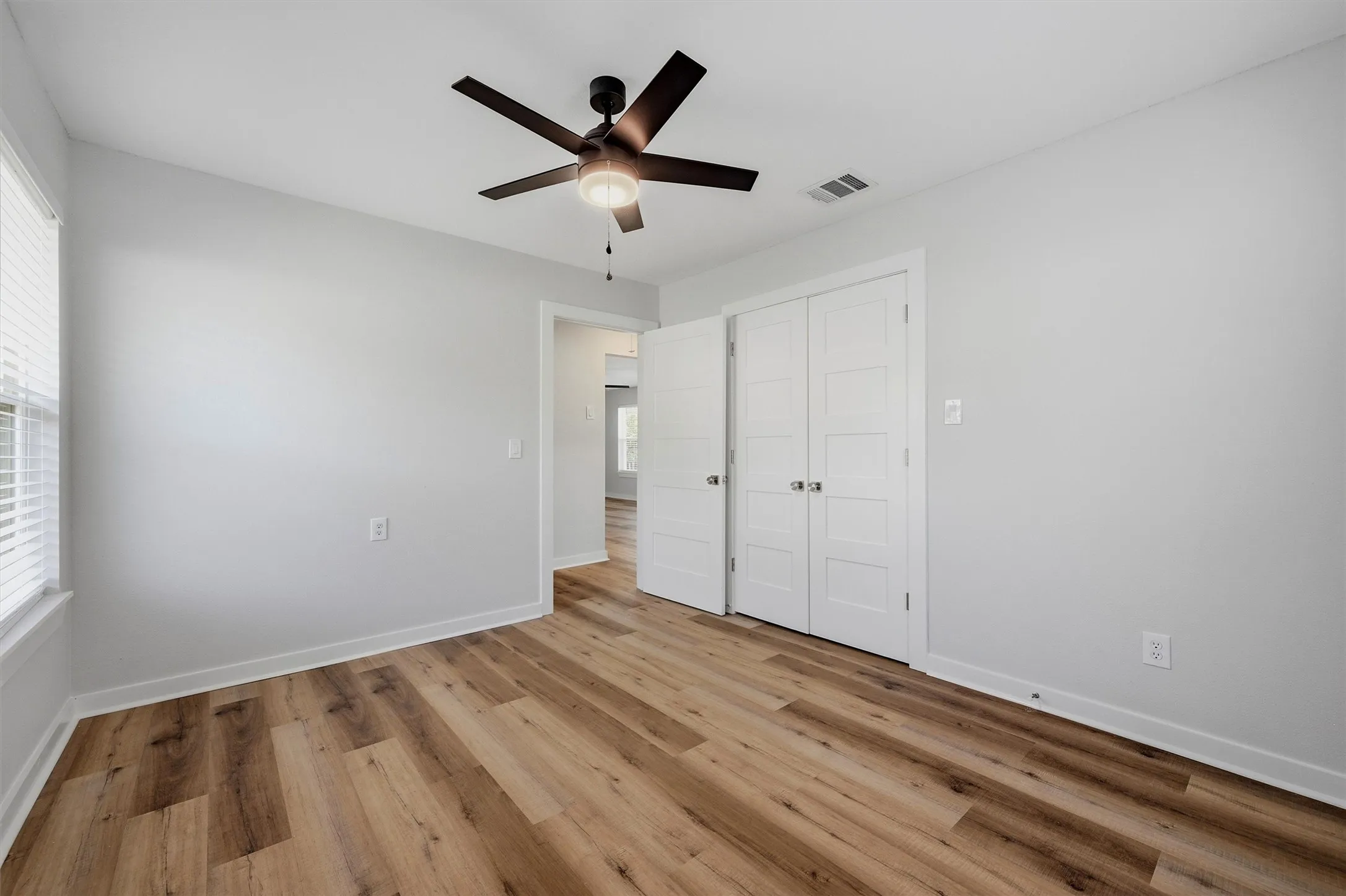 Single Family Residence For Rent in Grayson County , 703 E Sears Street, Denison, Texas 75021, 2 Bedroom, 1 Bathroom, Garage spaces, 1,040 Sqft, built in 1981, mls#21408864, Real Estate Agent in Denison, Homes For Rent in Grayson county, Homes For Rent in Denison, Realtor in Denison Texas, Real Estate Brokerage Independent Realty Texas, Luminita Cordes Realtor