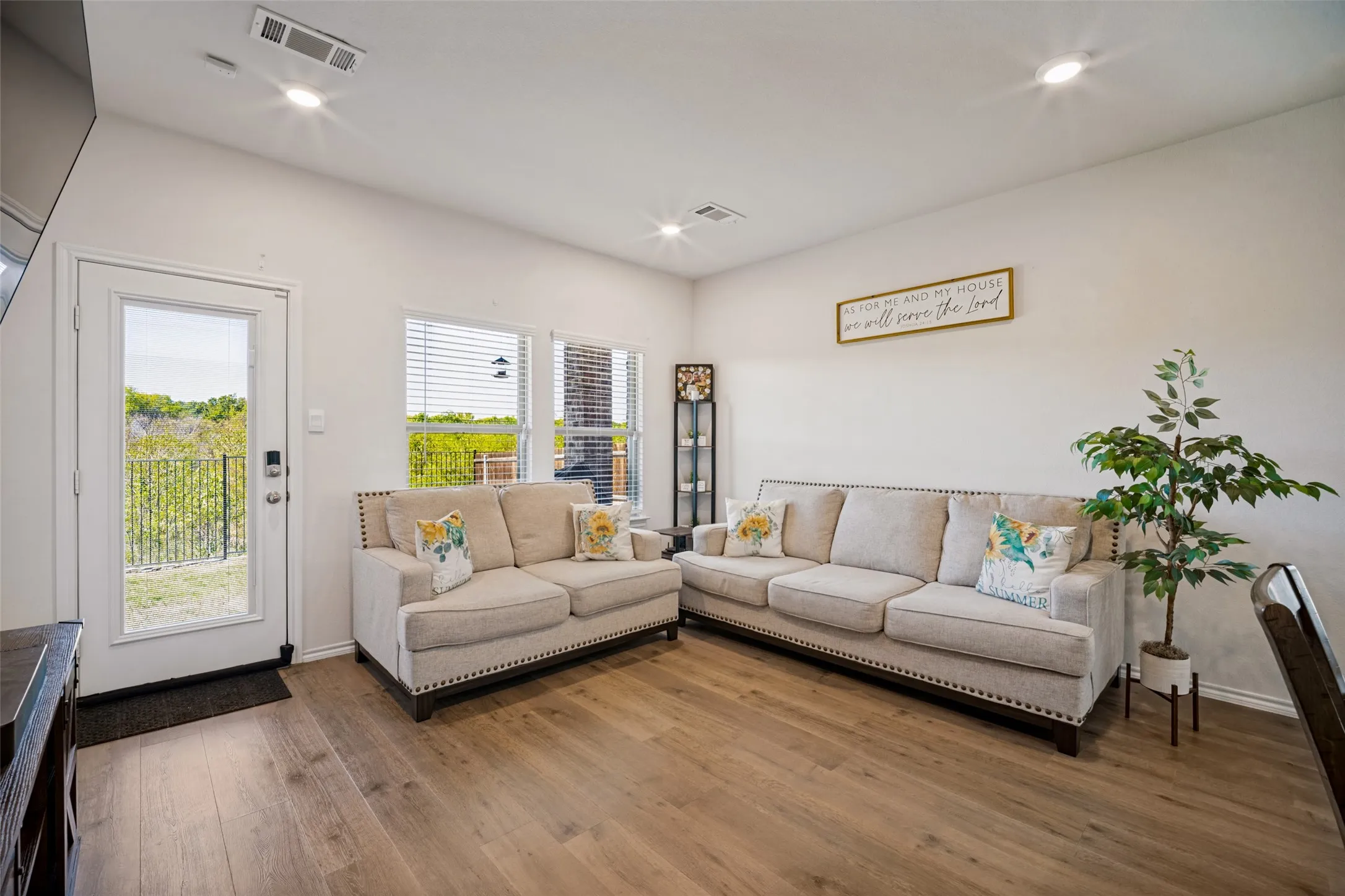 Single Family Residence For Sale in Kaufman County , 1603 Novella Avenue, Crandall, Texas 75114, 4 Bedroom, 3 Bathroom, 2 Garage spaces, 2,133 Sqft, built in 2023, mls#21406636, Real Estate Agent in Crandall, Homes For Sale in Kaufman county, Homes For Sale in Crandall, Realtor in Crandall Texas, Real Estate Brokerage Independent Realty Texas, Luminita Cordes Realtor