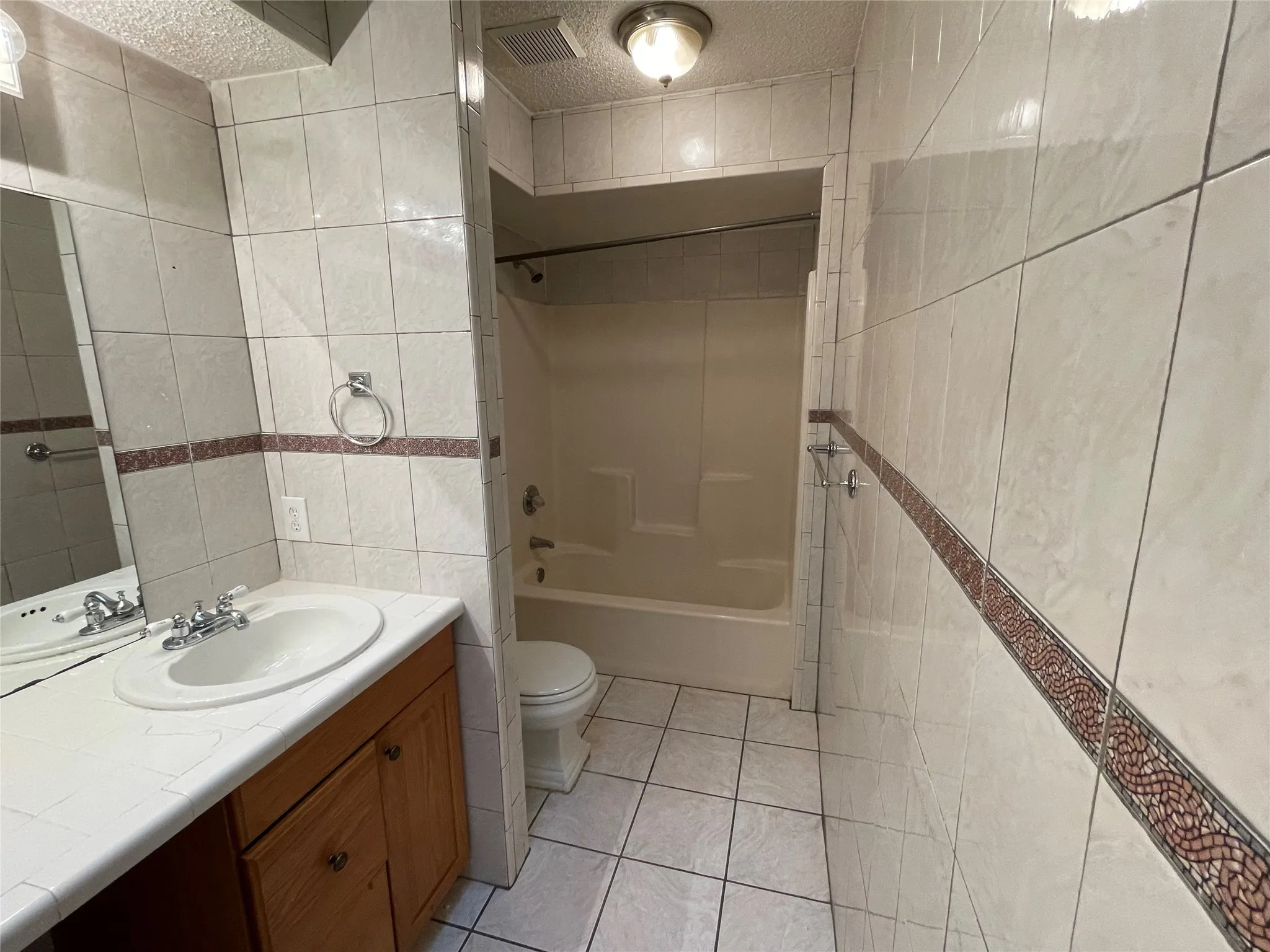 Single Family Residence For Rent in Dallas County , 971 N Brookside Drive, Cedar Hill, Texas 75104, 3 Bedroom, 2 Bathroom, 2 Garage spaces, 1,569 Sqft, built in 1985, mls#21409481, Real Estate Agent in Cedar Hill, Homes For Rent in Dallas county, Homes For Rent in Cedar Hill, Realtor in Cedar Hill Texas, Real Estate Brokerage Independent Realty Texas, Luminita Cordes Realtor