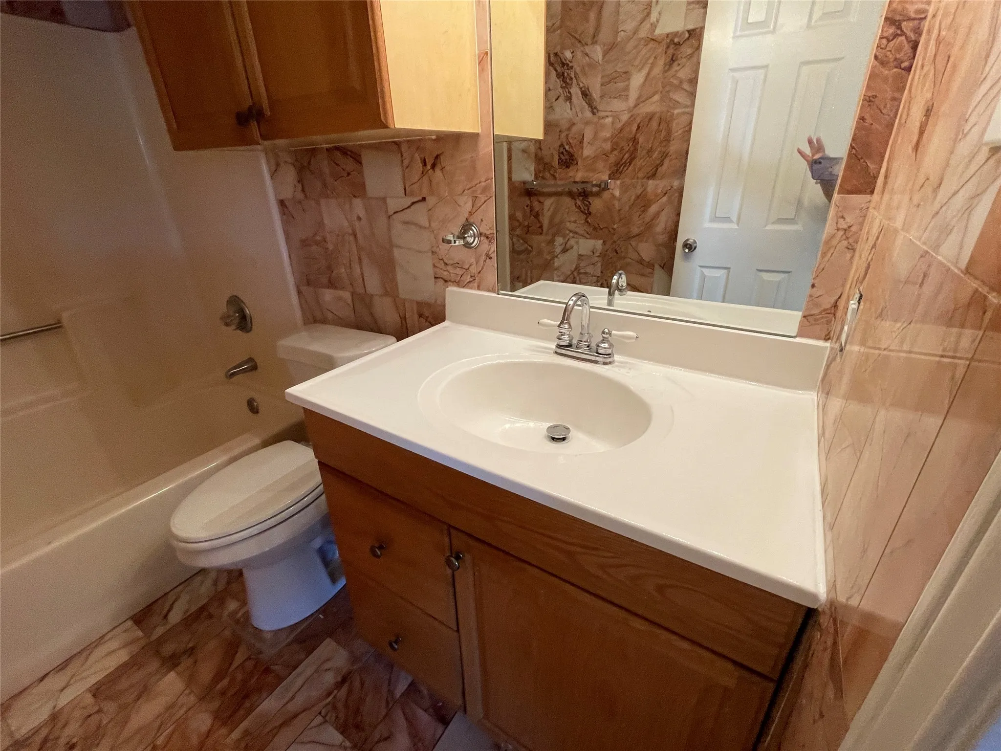 Single Family Residence For Rent in Dallas County , 971 N Brookside Drive, Cedar Hill, Texas 75104, 3 Bedroom, 2 Bathroom, 2 Garage spaces, 1,569 Sqft, built in 1985, mls#21409481, Real Estate Agent in Cedar Hill, Homes For Rent in Dallas county, Homes For Rent in Cedar Hill, Realtor in Cedar Hill Texas, Real Estate Brokerage Independent Realty Texas, Luminita Cordes Realtor