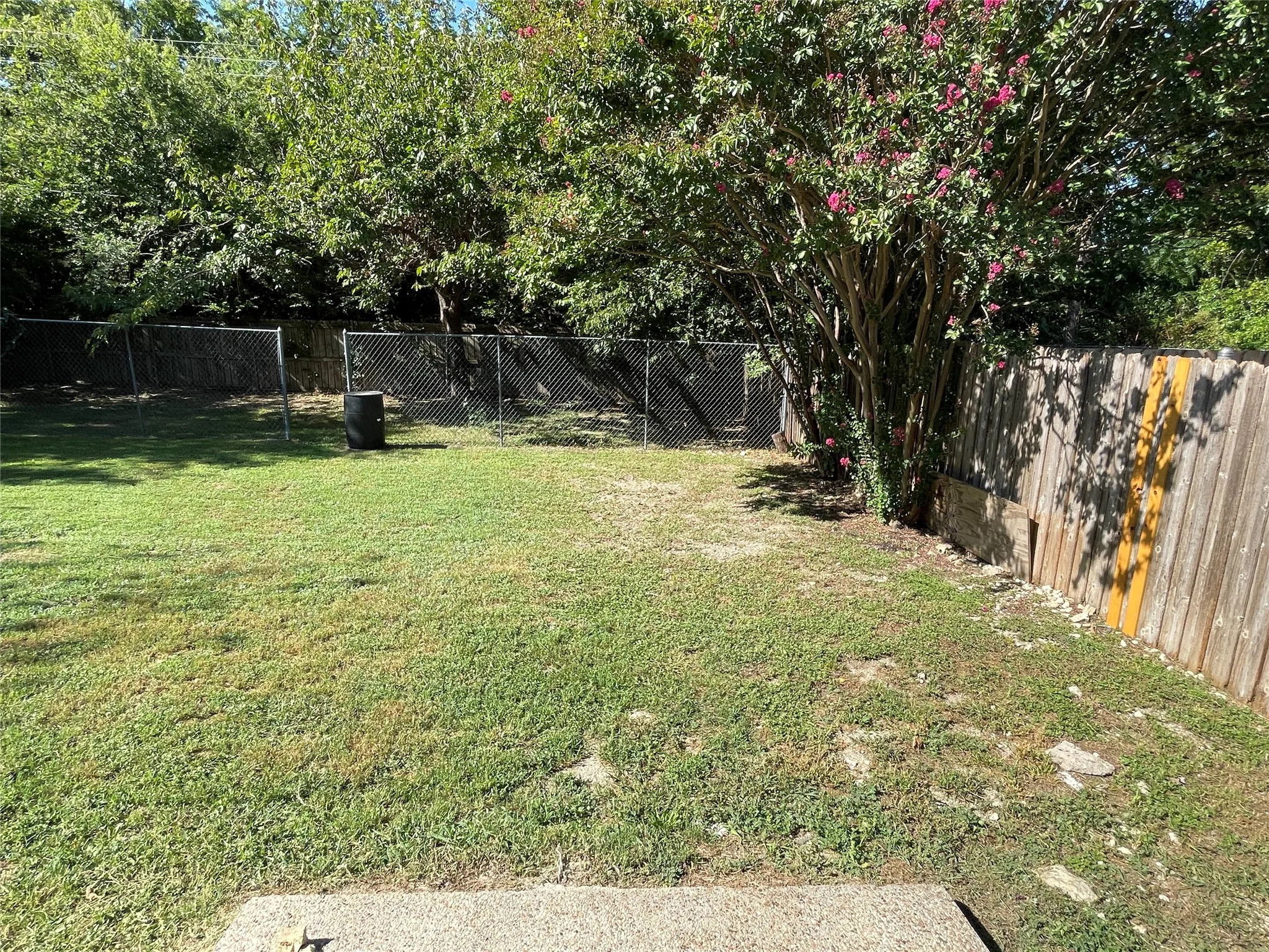 Single Family Residence For Rent in Dallas County , 971 N Brookside Drive, Cedar Hill, Texas 75104, 3 Bedroom, 2 Bathroom, 2 Garage spaces, 1,569 Sqft, built in 1985, mls#21409481, Real Estate Agent in Cedar Hill, Homes For Rent in Dallas county, Homes For Rent in Cedar Hill, Realtor in Cedar Hill Texas, Real Estate Brokerage Independent Realty Texas, Luminita Cordes Realtor