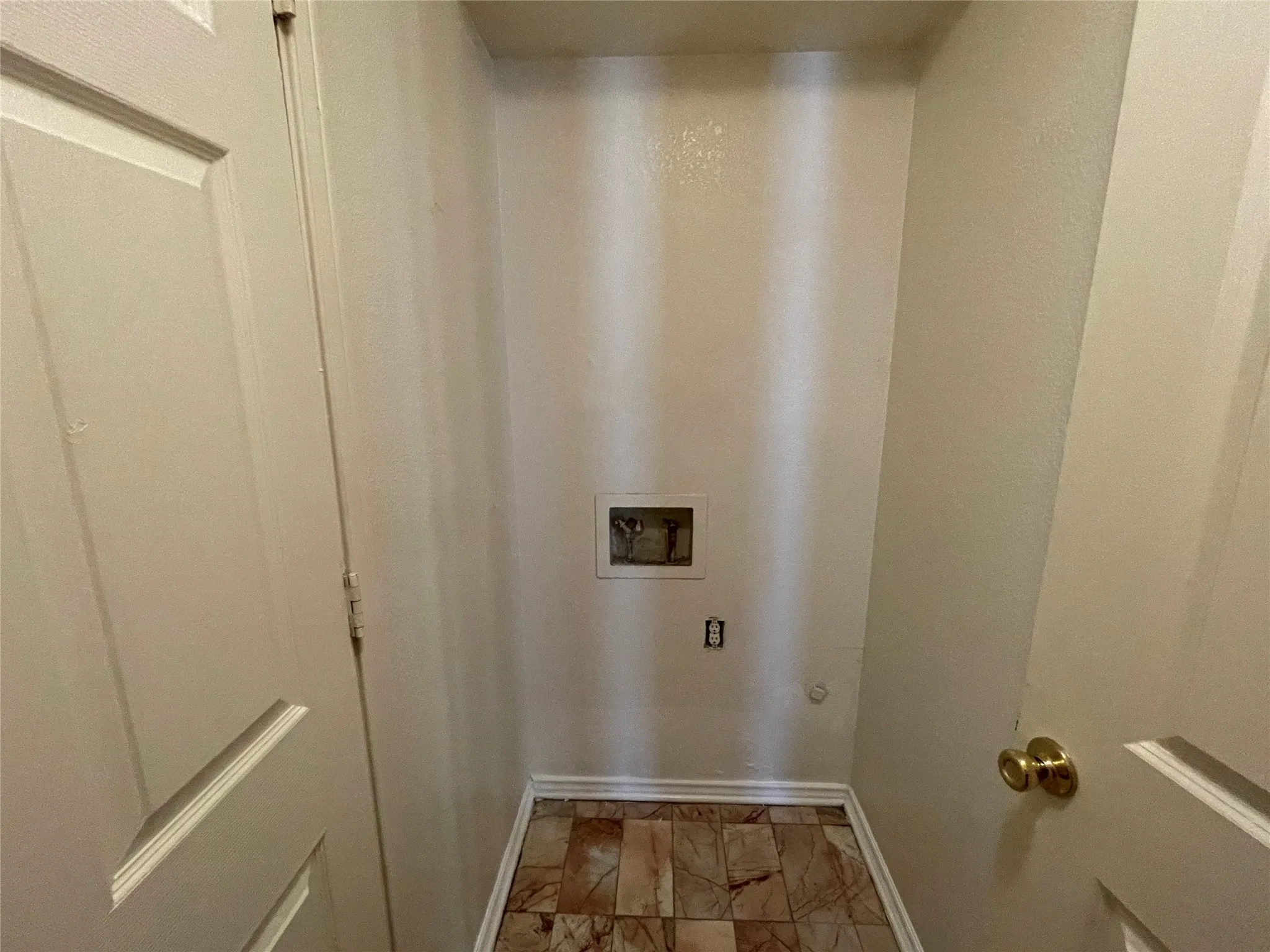Single Family Residence For Rent in Dallas County , 971 N Brookside Drive, Cedar Hill, Texas 75104, 3 Bedroom, 2 Bathroom, 2 Garage spaces, 1,569 Sqft, built in 1985, mls#21409481, Real Estate Agent in Cedar Hill, Homes For Rent in Dallas county, Homes For Rent in Cedar Hill, Realtor in Cedar Hill Texas, Real Estate Brokerage Independent Realty Texas, Luminita Cordes Realtor