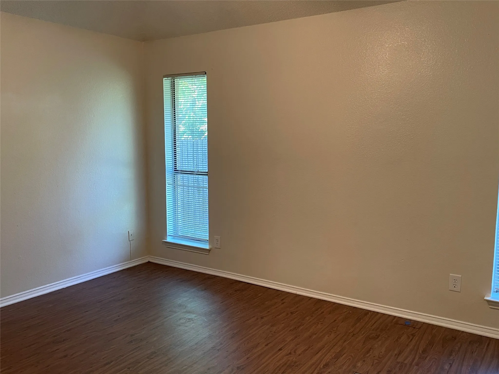 Single Family Residence For Rent in Dallas County , 971 N Brookside Drive, Cedar Hill, Texas 75104, 3 Bedroom, 2 Bathroom, 2 Garage spaces, 1,569 Sqft, built in 1985, mls#21409481, Real Estate Agent in Cedar Hill, Homes For Rent in Dallas county, Homes For Rent in Cedar Hill, Realtor in Cedar Hill Texas, Real Estate Brokerage Independent Realty Texas, Luminita Cordes Realtor