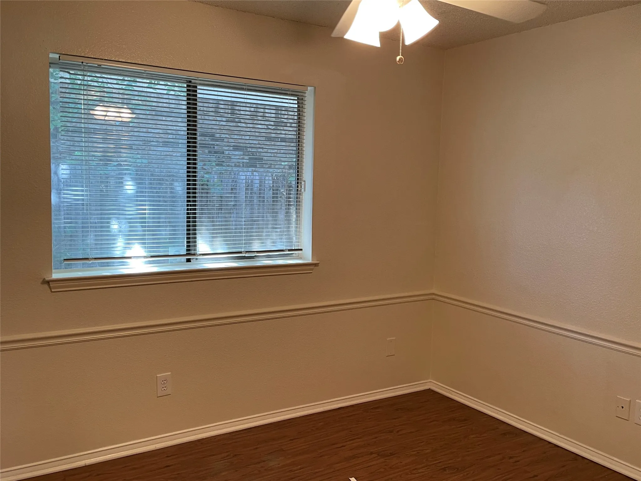 Single Family Residence For Rent in Dallas County , 971 N Brookside Drive, Cedar Hill, Texas 75104, 3 Bedroom, 2 Bathroom, 2 Garage spaces, 1,569 Sqft, built in 1985, mls#21409481, Real Estate Agent in Cedar Hill, Homes For Rent in Dallas county, Homes For Rent in Cedar Hill, Realtor in Cedar Hill Texas, Real Estate Brokerage Independent Realty Texas, Luminita Cordes Realtor