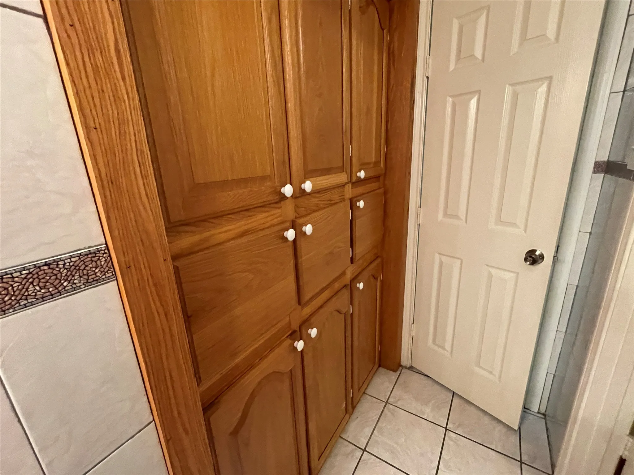Single Family Residence For Rent in Dallas County , 971 N Brookside Drive, Cedar Hill, Texas 75104, 3 Bedroom, 2 Bathroom, 2 Garage spaces, 1,569 Sqft, built in 1985, mls#21409481, Real Estate Agent in Cedar Hill, Homes For Rent in Dallas county, Homes For Rent in Cedar Hill, Realtor in Cedar Hill Texas, Real Estate Brokerage Independent Realty Texas, Luminita Cordes Realtor