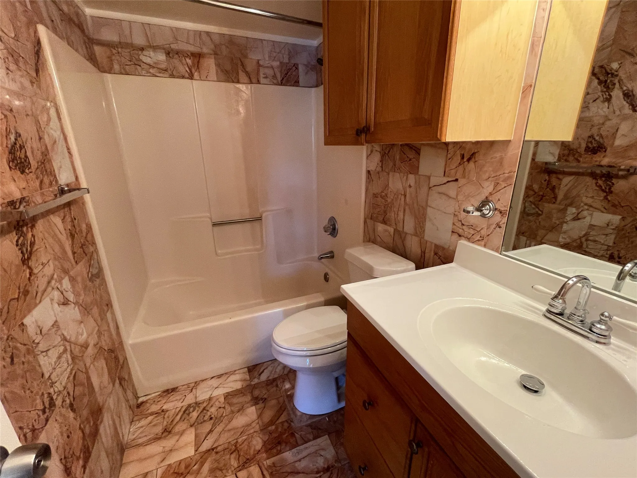 Single Family Residence For Rent in Dallas County , 971 N Brookside Drive, Cedar Hill, Texas 75104, 3 Bedroom, 2 Bathroom, 2 Garage spaces, 1,569 Sqft, built in 1985, mls#21409481, Real Estate Agent in Cedar Hill, Homes For Rent in Dallas county, Homes For Rent in Cedar Hill, Realtor in Cedar Hill Texas, Real Estate Brokerage Independent Realty Texas, Luminita Cordes Realtor