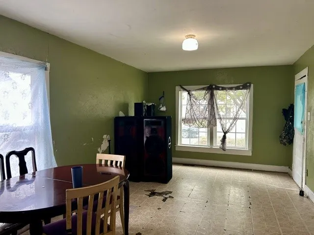 Single Family Residence For Sale in Mc Lennan County , 1609 Baylor Avenue, Waco, Texas 76706, 2 Bedroom, 1 Bathroom, Garage spaces, 840 Sqft, built in 1940, mls#21403783, Real Estate Agent in Waco, Homes For Sale in Mc Lennan county, Homes For Sale in Waco, Realtor in Waco Texas, Real Estate Brokerage Independent Realty Texas, Luminita Cordes Realtor