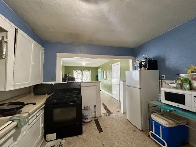 Single Family Residence For Sale in Mc Lennan County , 1609 Baylor Avenue, Waco, Texas 76706, 2 Bedroom, 1 Bathroom, Garage spaces, 840 Sqft, built in 1940, mls#21403783, Real Estate Agent in Waco, Homes For Sale in Mc Lennan county, Homes For Sale in Waco, Realtor in Waco Texas, Real Estate Brokerage Independent Realty Texas, Luminita Cordes Realtor