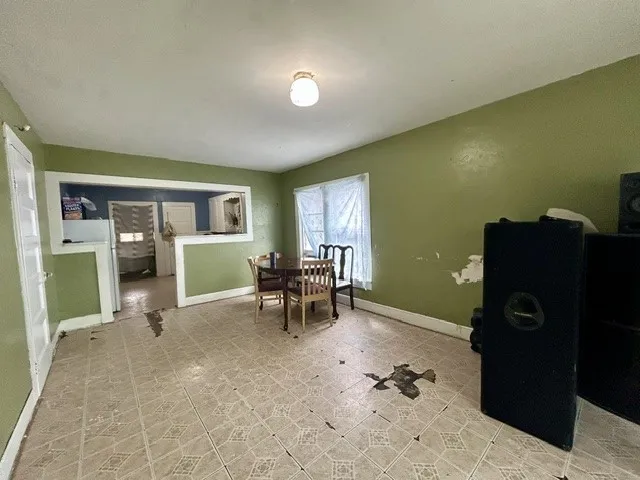 Single Family Residence For Sale in Mc Lennan County , 1609 Baylor Avenue, Waco, Texas 76706, 2 Bedroom, 1 Bathroom, Garage spaces, 840 Sqft, built in 1940, mls#21403783, Real Estate Agent in Waco, Homes For Sale in Mc Lennan county, Homes For Sale in Waco, Realtor in Waco Texas, Real Estate Brokerage Independent Realty Texas, Luminita Cordes Realtor