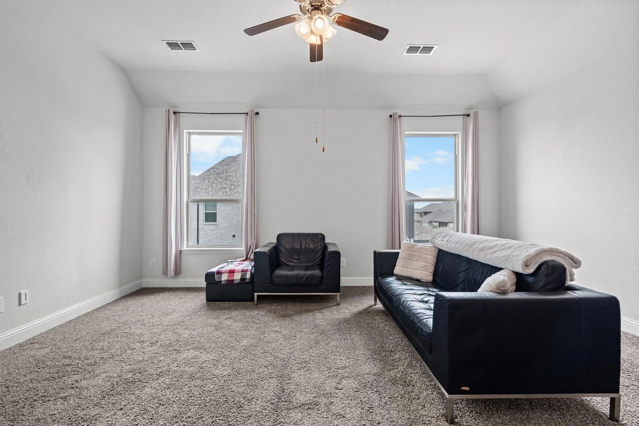 Single Family Residence For Rent in Denton County , 840 Parkside Drive, Argyle, Texas 76226, 4 Bedroom, 4 Bathroom, 2 Garage spaces, 2,686 Sqft, built in 2018, mls#21406727, Real Estate Agent in Argyle, Homes For Rent in Denton county, Homes For Rent in Argyle, Realtor in Argyle Texas, Real Estate Brokerage Independent Realty Texas, Luminita Cordes Realtor