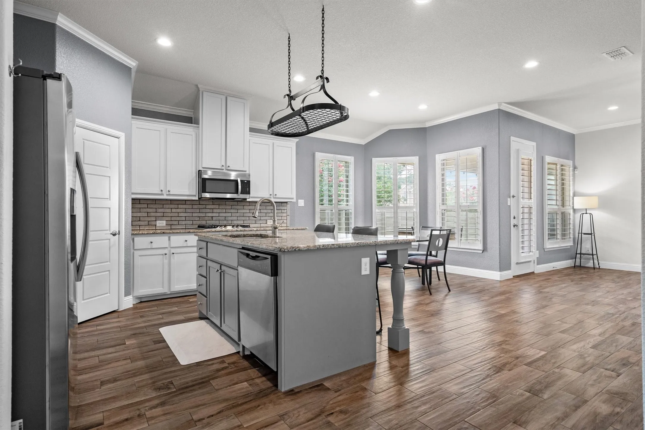 Single Family Residence For Rent in Denton County , 840 Parkside Drive, Argyle, Texas 76226, 4 Bedroom, 4 Bathroom, 2 Garage spaces, 2,686 Sqft, built in 2018, mls#21406727, Real Estate Agent in Argyle, Homes For Rent in Denton county, Homes For Rent in Argyle, Realtor in Argyle Texas, Real Estate Brokerage Independent Realty Texas, Luminita Cordes Realtor