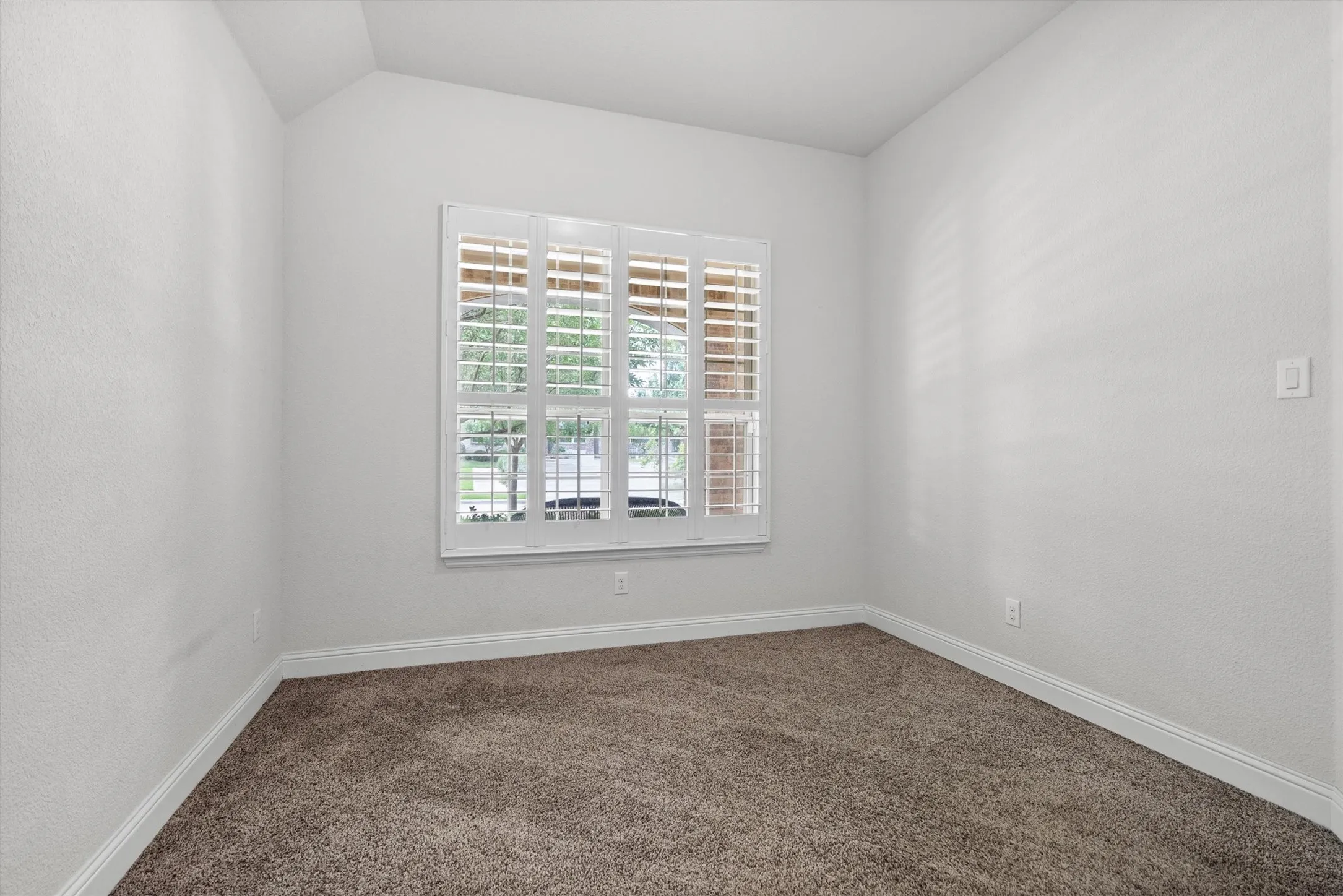 Single Family Residence For Rent in Denton County , 840 Parkside Drive, Argyle, Texas 76226, 4 Bedroom, 4 Bathroom, 2 Garage spaces, 2,686 Sqft, built in 2018, mls#21406727, Real Estate Agent in Argyle, Homes For Rent in Denton county, Homes For Rent in Argyle, Realtor in Argyle Texas, Real Estate Brokerage Independent Realty Texas, Luminita Cordes Realtor