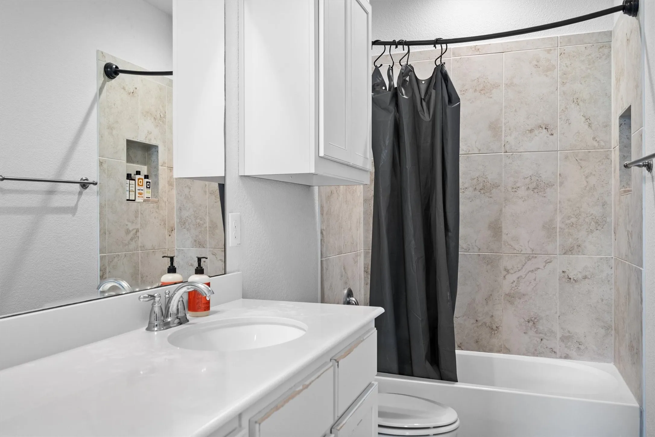 Single Family Residence For Rent in Denton County , 840 Parkside Drive, Argyle, Texas 76226, 4 Bedroom, 4 Bathroom, 2 Garage spaces, 2,686 Sqft, built in 2018, mls#21406727, Real Estate Agent in Argyle, Homes For Rent in Denton county, Homes For Rent in Argyle, Realtor in Argyle Texas, Real Estate Brokerage Independent Realty Texas, Luminita Cordes Realtor