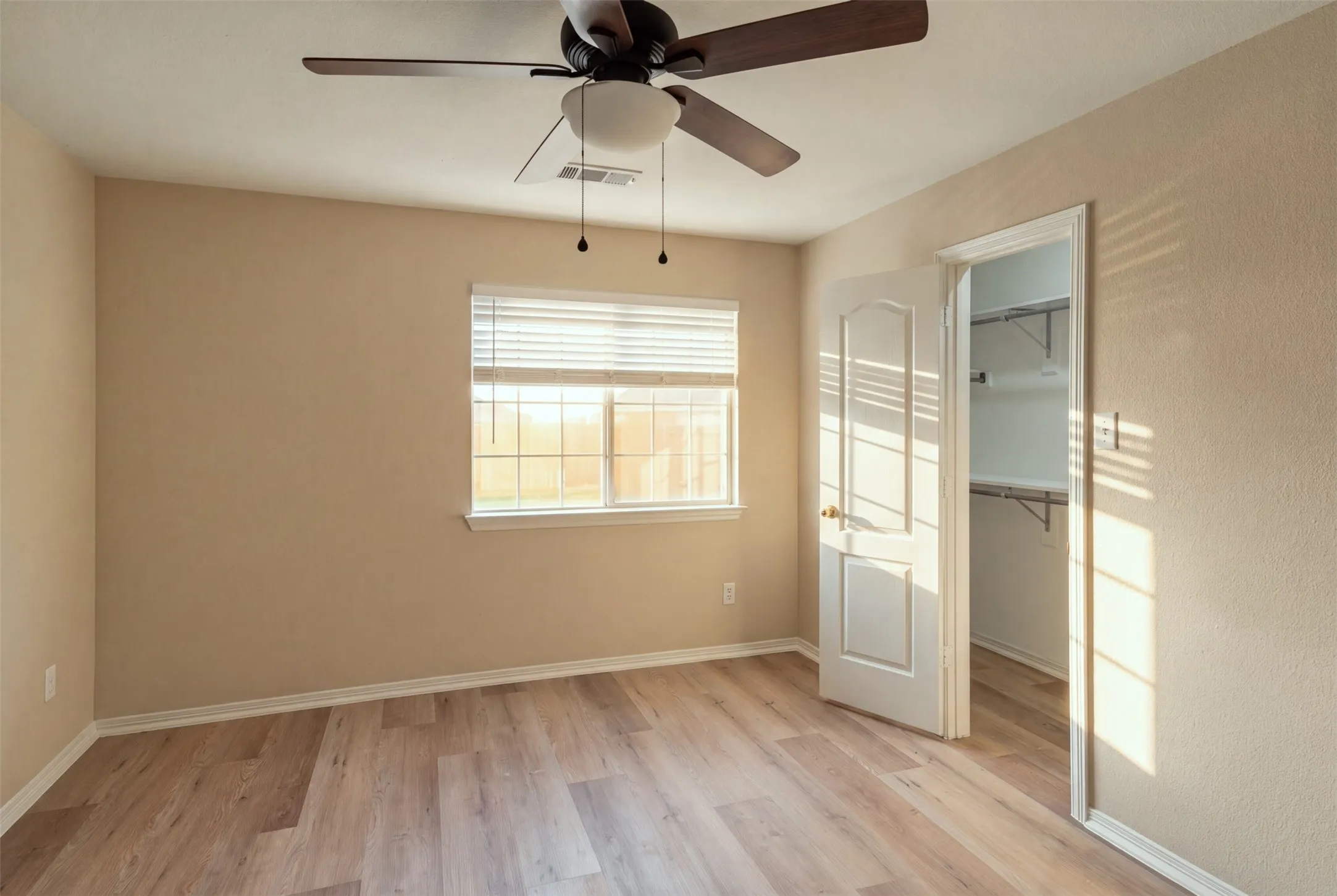 Single Family Residence For Rent in Collin County , 2105 Glendale Drive, Plano, Texas 75023, 5 Bedroom, 3 Bathroom, 2 Garage spaces, 2,942 Sqft, built in 1997, mls#21409467, Real Estate Agent in Plano, Homes For Rent in Collin county, Homes For Rent in Plano, Realtor in Plano Texas, Real Estate Brokerage Independent Realty Texas, Luminita Cordes Realtor