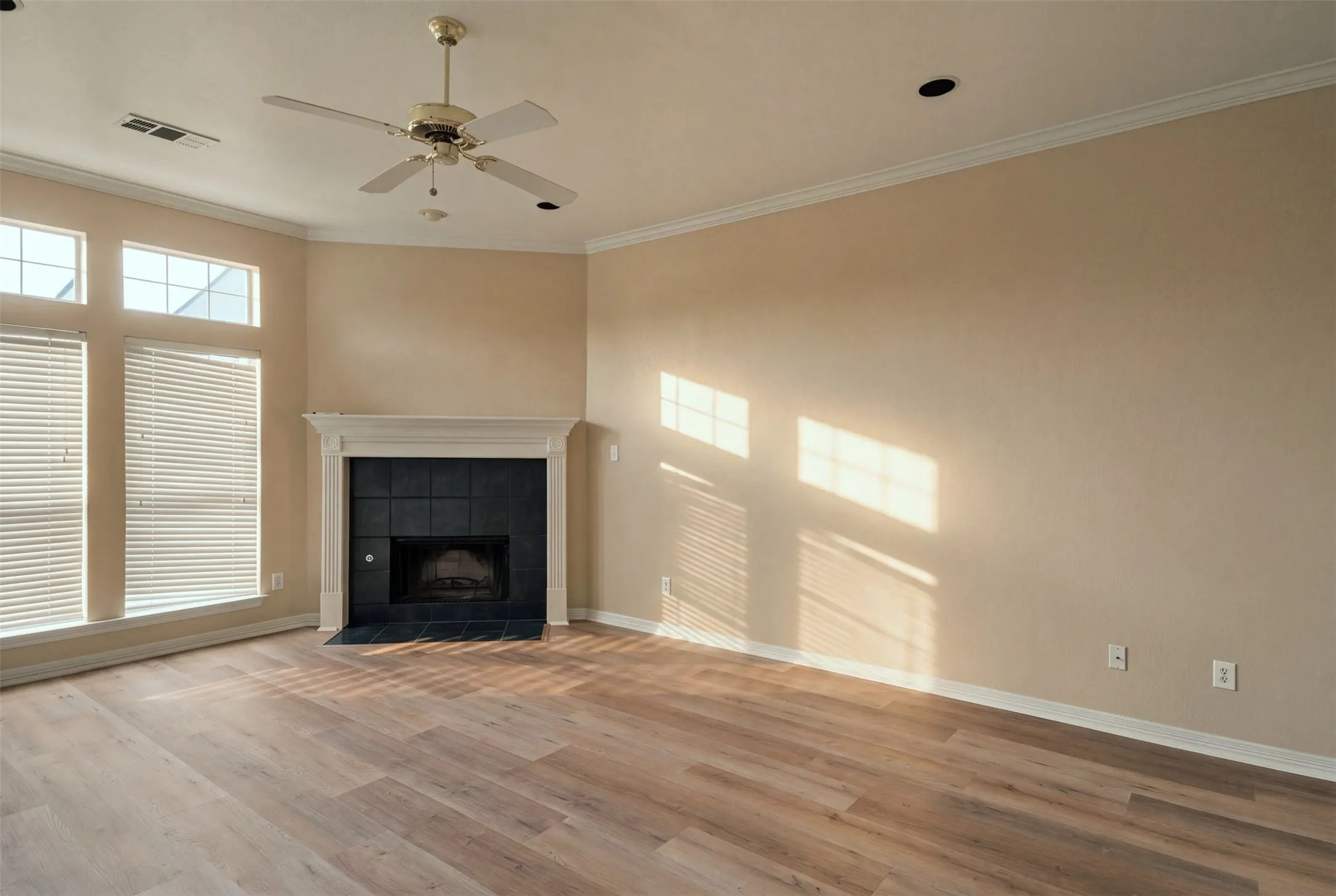 Single Family Residence For Rent in Collin County , 2105 Glendale Drive, Plano, Texas 75023, 5 Bedroom, 3 Bathroom, 2 Garage spaces, 2,942 Sqft, built in 1997, mls#21409467, Real Estate Agent in Plano, Homes For Rent in Collin county, Homes For Rent in Plano, Realtor in Plano Texas, Real Estate Brokerage Independent Realty Texas, Luminita Cordes Realtor