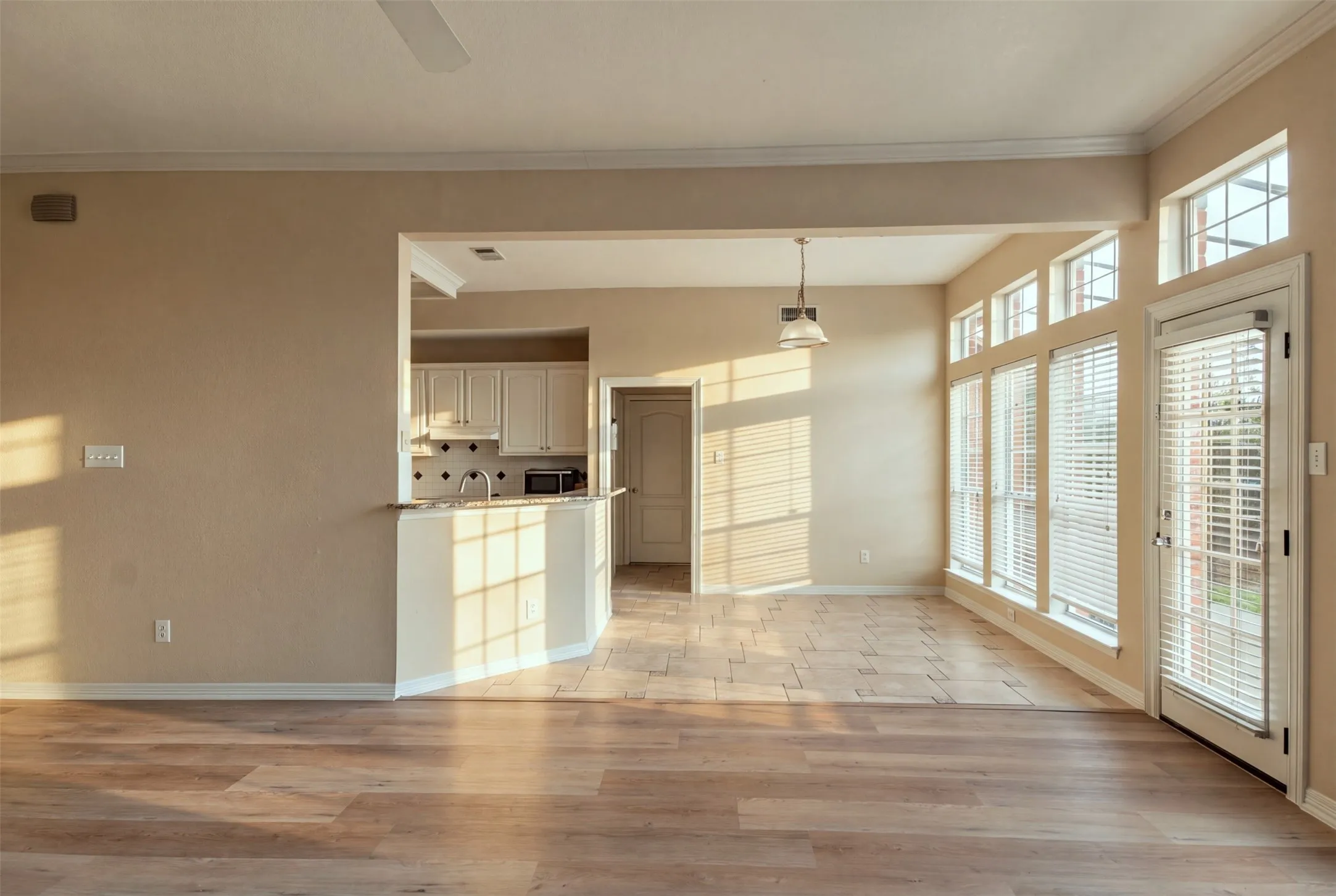 Single Family Residence For Rent in Collin County , 2105 Glendale Drive, Plano, Texas 75023, 5 Bedroom, 3 Bathroom, 2 Garage spaces, 2,942 Sqft, built in 1997, mls#21409467, Real Estate Agent in Plano, Homes For Rent in Collin county, Homes For Rent in Plano, Realtor in Plano Texas, Real Estate Brokerage Independent Realty Texas, Luminita Cordes Realtor