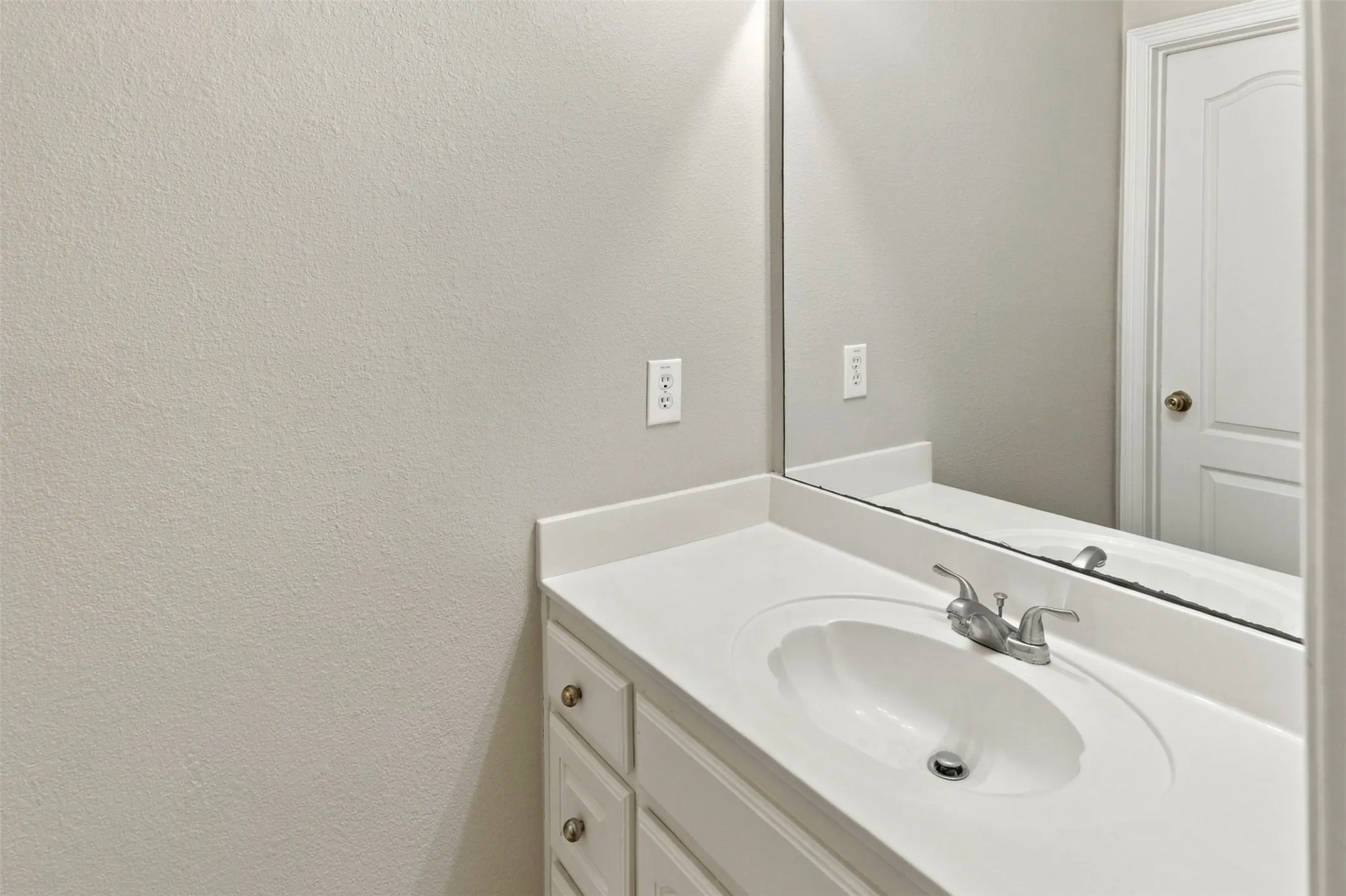 Single Family Residence For Rent in Collin County , 2105 Glendale Drive, Plano, Texas 75023, 5 Bedroom, 3 Bathroom, 2 Garage spaces, 2,942 Sqft, built in 1997, mls#21409467, Real Estate Agent in Plano, Homes For Rent in Collin county, Homes For Rent in Plano, Realtor in Plano Texas, Real Estate Brokerage Independent Realty Texas, Luminita Cordes Realtor