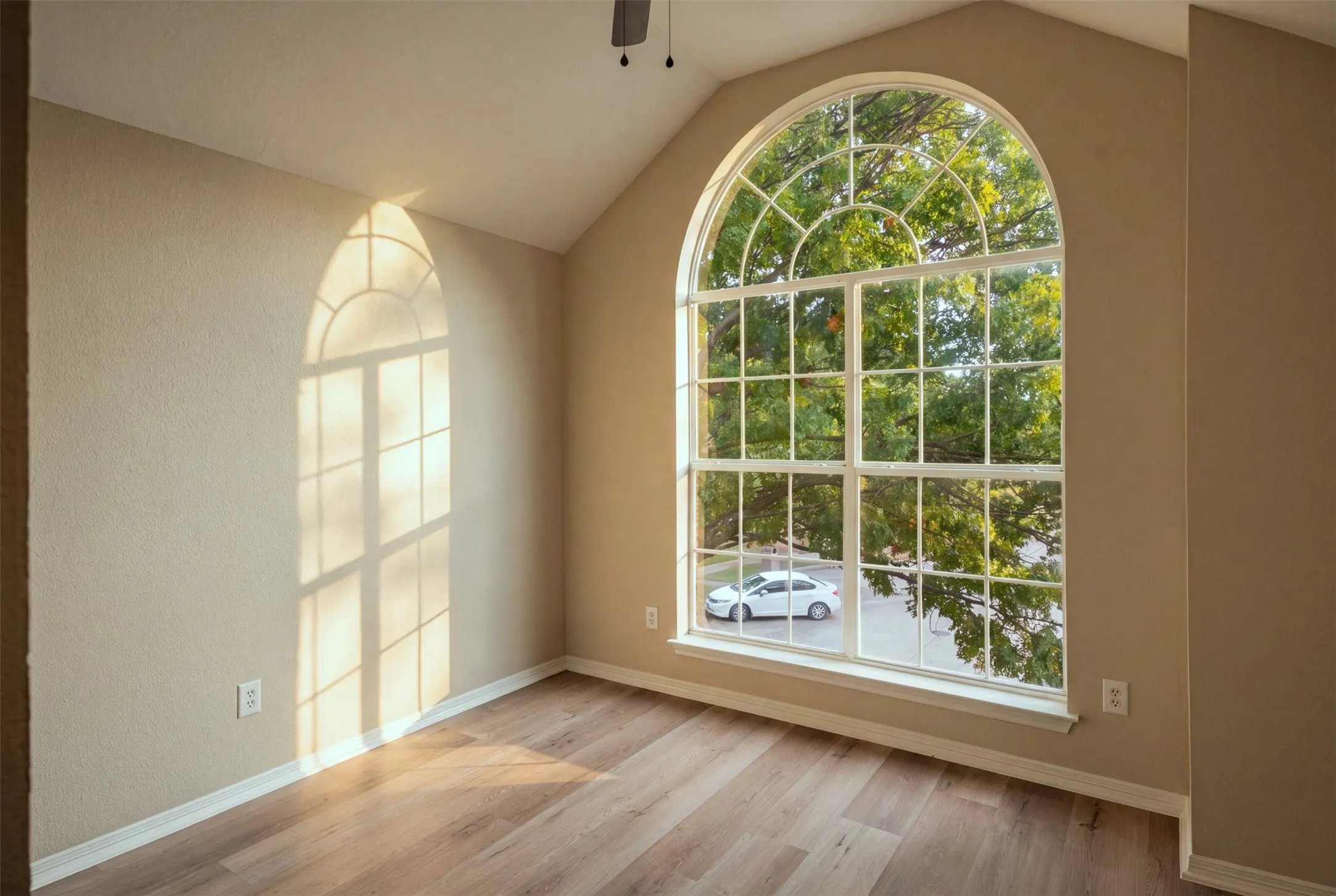 Single Family Residence For Rent in Collin County , 2105 Glendale Drive, Plano, Texas 75023, 5 Bedroom, 3 Bathroom, 2 Garage spaces, 2,942 Sqft, built in 1997, mls#21409467, Real Estate Agent in Plano, Homes For Rent in Collin county, Homes For Rent in Plano, Realtor in Plano Texas, Real Estate Brokerage Independent Realty Texas, Luminita Cordes Realtor
