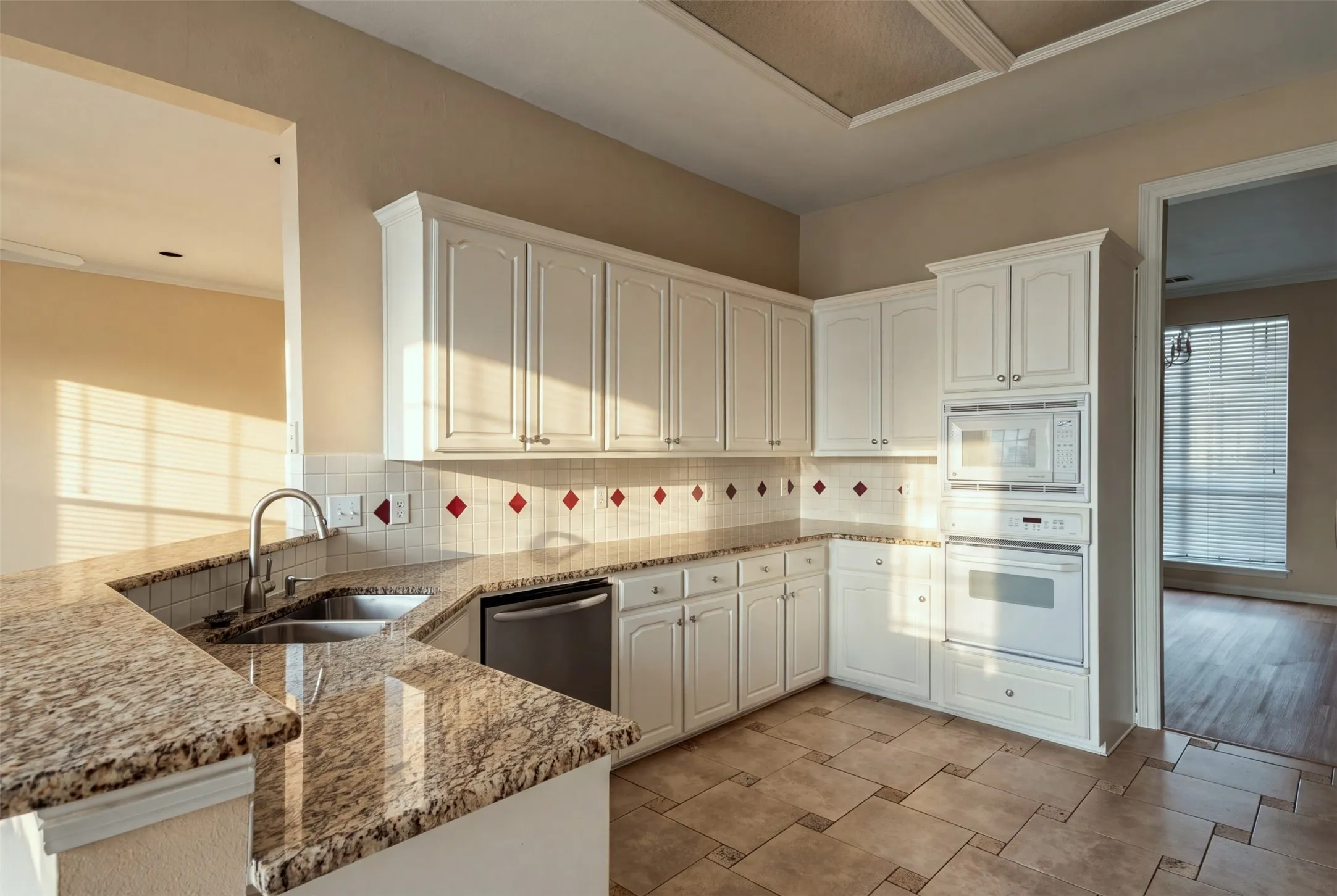 Single Family Residence For Rent in Collin County , 2105 Glendale Drive, Plano, Texas 75023, 5 Bedroom, 3 Bathroom, 2 Garage spaces, 2,942 Sqft, built in 1997, mls#21409467, Real Estate Agent in Plano, Homes For Rent in Collin county, Homes For Rent in Plano, Realtor in Plano Texas, Real Estate Brokerage Independent Realty Texas, Luminita Cordes Realtor