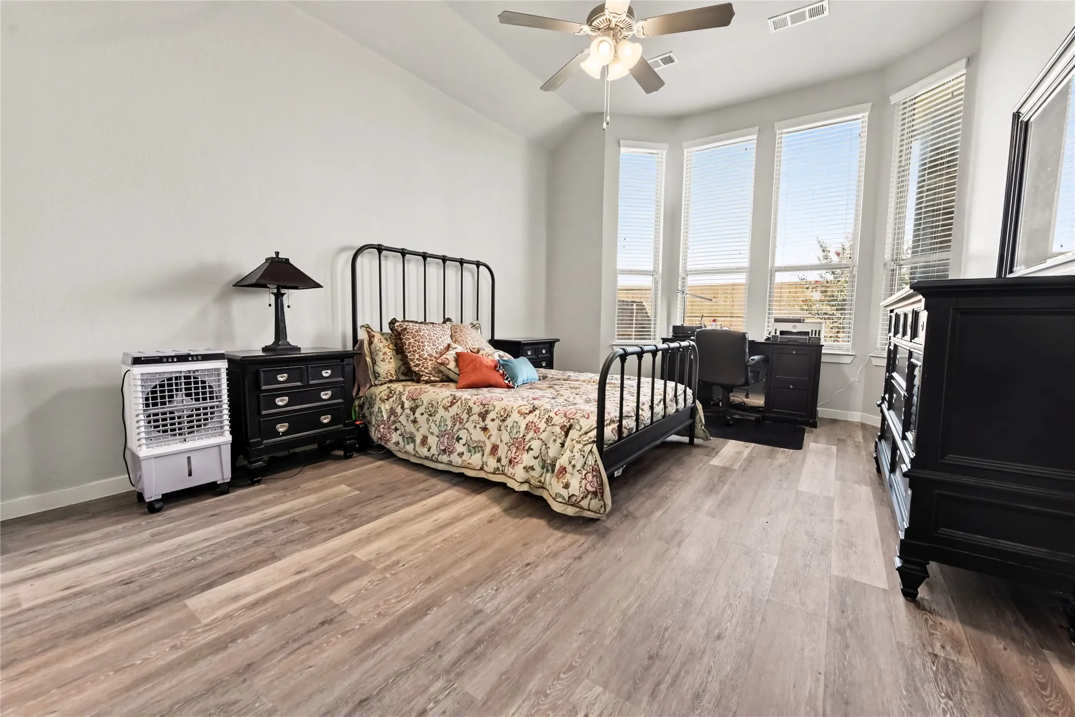 Single Family Residence For Sale in Kaufman County , 1548 Seminole Drive, Forney, Texas 75126, 4 Bedroom, 3 Bathroom, 2 Garage spaces, 2,339 Sqft, built in 2018, mls#21409472, Real Estate Agent in Forney, Homes For Sale in Kaufman county, Homes For Sale in Forney, Realtor in Forney Texas, Real Estate Brokerage Independent Realty Texas, Luminita Cordes Realtor