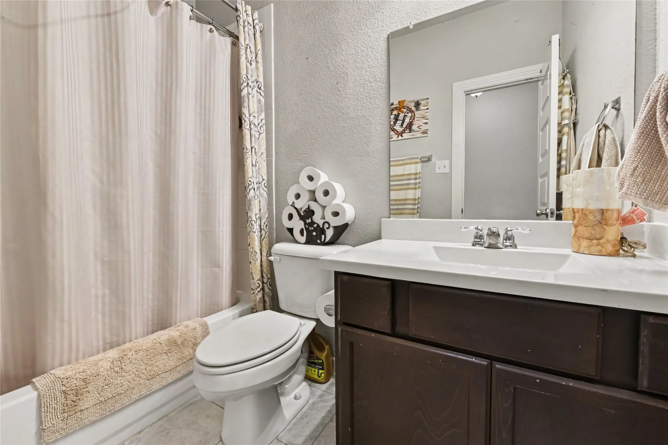 Single Family Residence For Sale in Kaufman County , 1548 Seminole Drive, Forney, Texas 75126, 4 Bedroom, 3 Bathroom, 2 Garage spaces, 2,339 Sqft, built in 2018, mls#21409472, Real Estate Agent in Forney, Homes For Sale in Kaufman county, Homes For Sale in Forney, Realtor in Forney Texas, Real Estate Brokerage Independent Realty Texas, Luminita Cordes Realtor