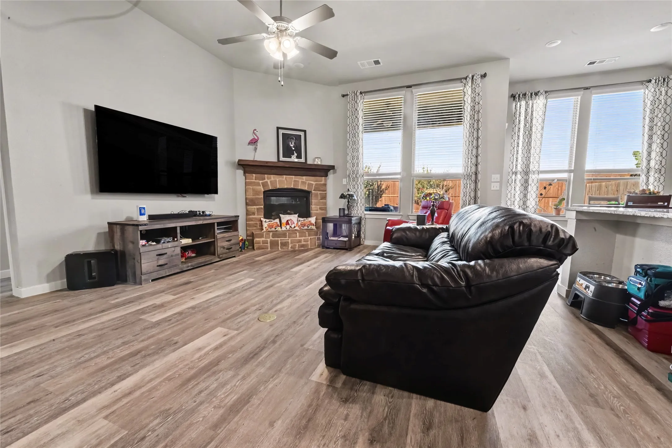 Single Family Residence For Sale in Kaufman County , 1548 Seminole Drive, Forney, Texas 75126, 4 Bedroom, 3 Bathroom, 2 Garage spaces, 2,339 Sqft, built in 2018, mls#21409472, Real Estate Agent in Forney, Homes For Sale in Kaufman county, Homes For Sale in Forney, Realtor in Forney Texas, Real Estate Brokerage Independent Realty Texas, Luminita Cordes Realtor