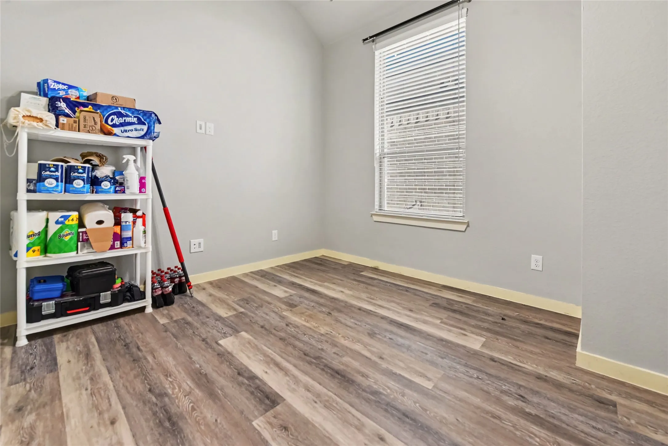 Single Family Residence For Sale in Kaufman County , 1548 Seminole Drive, Forney, Texas 75126, 4 Bedroom, 3 Bathroom, 2 Garage spaces, 2,339 Sqft, built in 2018, mls#21409472, Real Estate Agent in Forney, Homes For Sale in Kaufman county, Homes For Sale in Forney, Realtor in Forney Texas, Real Estate Brokerage Independent Realty Texas, Luminita Cordes Realtor