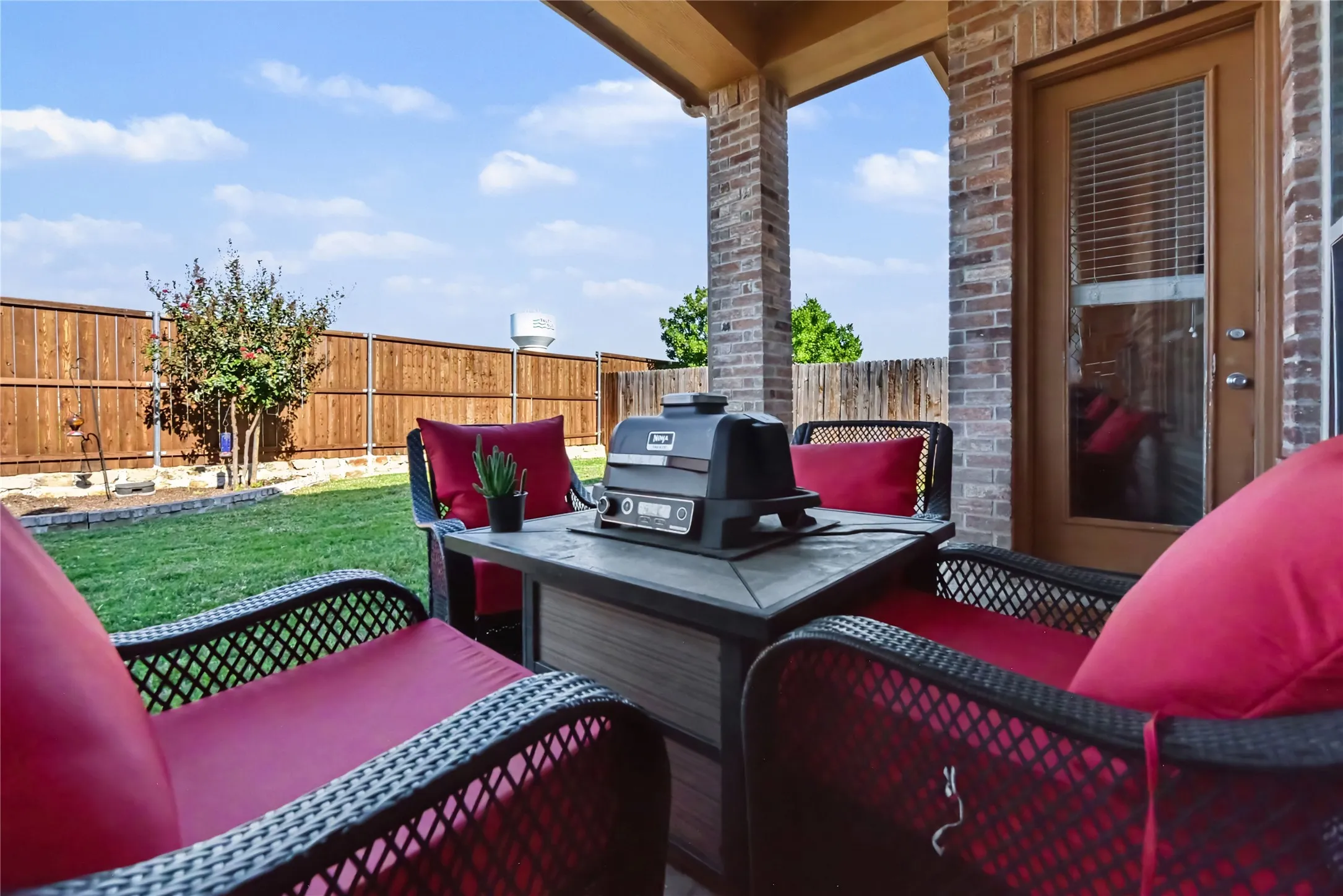 Single Family Residence For Sale in Kaufman County , 1548 Seminole Drive, Forney, Texas 75126, 4 Bedroom, 3 Bathroom, 2 Garage spaces, 2,339 Sqft, built in 2018, mls#21409472, Real Estate Agent in Forney, Homes For Sale in Kaufman county, Homes For Sale in Forney, Realtor in Forney Texas, Real Estate Brokerage Independent Realty Texas, Luminita Cordes Realtor