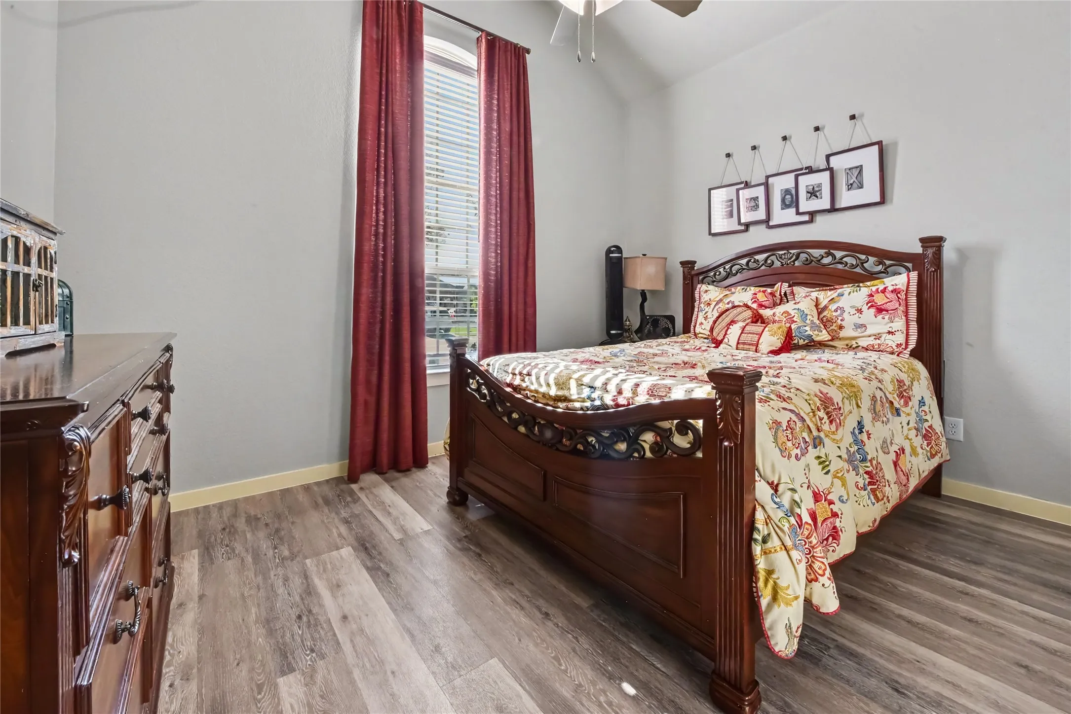 Single Family Residence For Sale in Kaufman County , 1548 Seminole Drive, Forney, Texas 75126, 4 Bedroom, 3 Bathroom, 2 Garage spaces, 2,339 Sqft, built in 2018, mls#21409472, Real Estate Agent in Forney, Homes For Sale in Kaufman county, Homes For Sale in Forney, Realtor in Forney Texas, Real Estate Brokerage Independent Realty Texas, Luminita Cordes Realtor