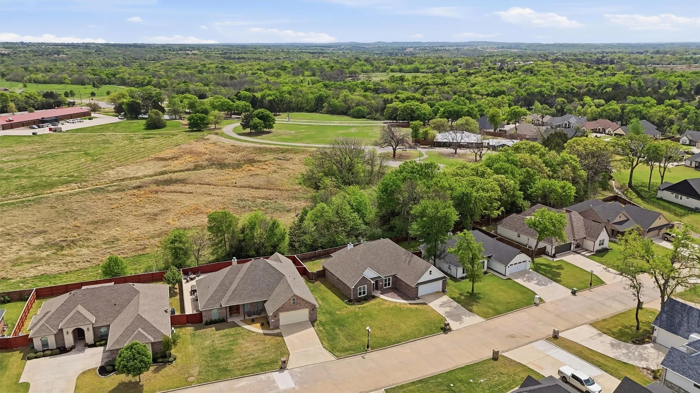 Single Family Residence For Rent in Grayson County , 230 Bent Oak Drive, Pottsboro, Texas 75076, 3 Bedroom, 2 Bathroom, 2 Garage spaces, 2,134 Sqft, built in 2018, mls#21409389, Real Estate Agent in Pottsboro, Homes For Rent in Grayson county, Homes For Rent in Pottsboro, Realtor in Pottsboro Texas, Real Estate Brokerage Independent Realty Texas, Luminita Cordes Realtor