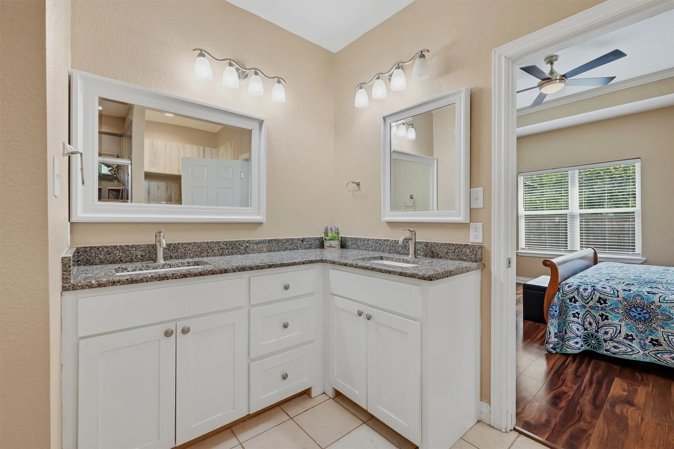 Single Family Residence For Rent in Grayson County , 230 Bent Oak Drive, Pottsboro, Texas 75076, 3 Bedroom, 2 Bathroom, 2 Garage spaces, 2,134 Sqft, built in 2018, mls#21409389, Real Estate Agent in Pottsboro, Homes For Rent in Grayson county, Homes For Rent in Pottsboro, Realtor in Pottsboro Texas, Real Estate Brokerage Independent Realty Texas, Luminita Cordes Realtor