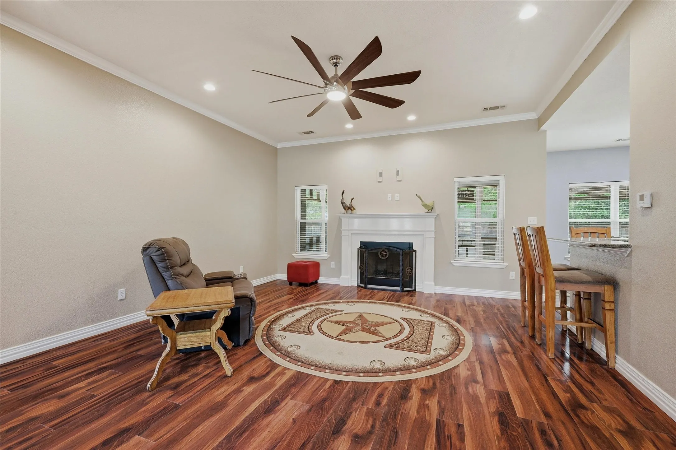 Single Family Residence For Rent in Grayson County , 230 Bent Oak Drive, Pottsboro, Texas 75076, 3 Bedroom, 2 Bathroom, 2 Garage spaces, 2,134 Sqft, built in 2018, mls#21409389, Real Estate Agent in Pottsboro, Homes For Rent in Grayson county, Homes For Rent in Pottsboro, Realtor in Pottsboro Texas, Real Estate Brokerage Independent Realty Texas, Luminita Cordes Realtor
