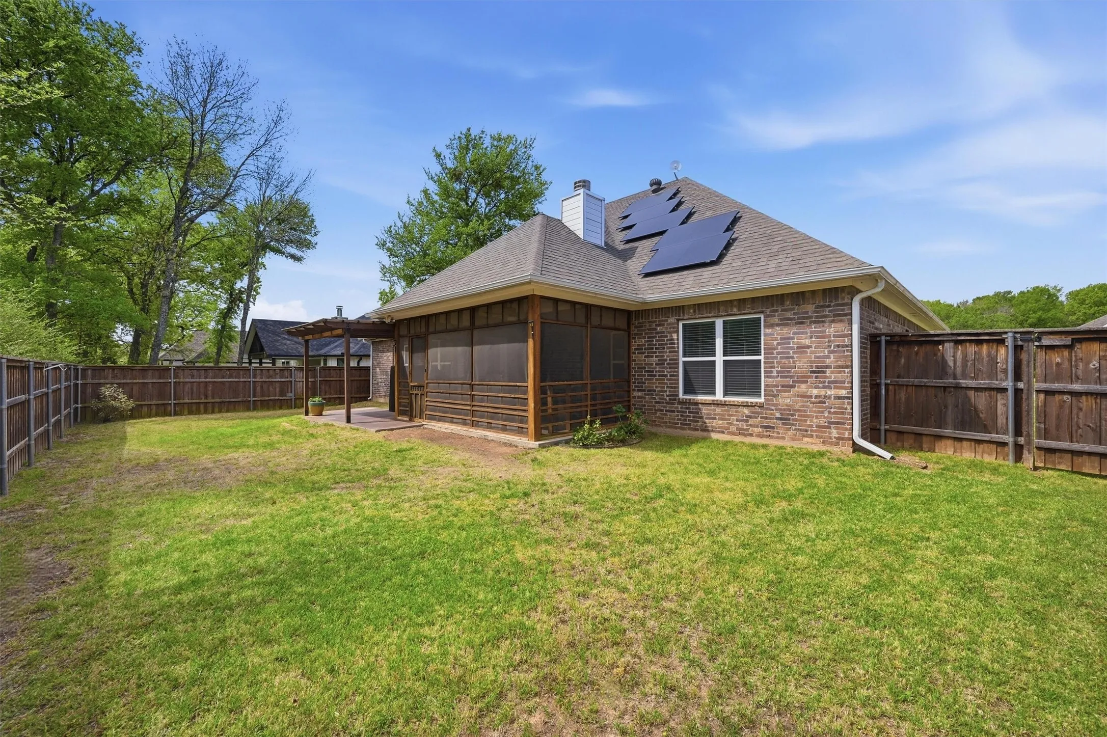 Single Family Residence For Rent in Grayson County , 230 Bent Oak Drive, Pottsboro, Texas 75076, 3 Bedroom, 2 Bathroom, 2 Garage spaces, 2,134 Sqft, built in 2018, mls#21409389, Real Estate Agent in Pottsboro, Homes For Rent in Grayson county, Homes For Rent in Pottsboro, Realtor in Pottsboro Texas, Real Estate Brokerage Independent Realty Texas, Luminita Cordes Realtor